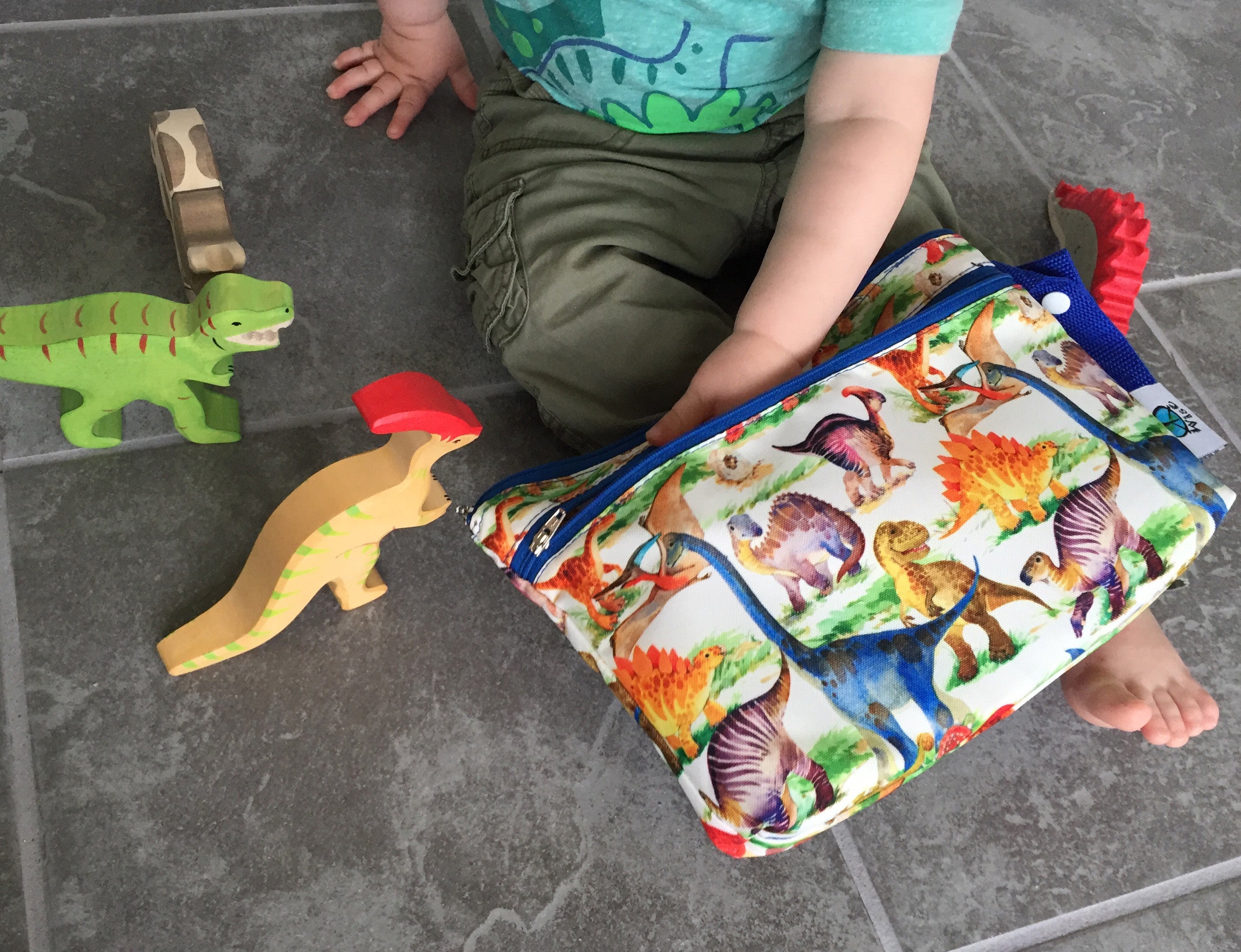 Planet Wise Wet Dry Clutch Bag - Reusable Eco-Friendly Diaper Wet Bag for Babies & Toddlers - Perfect for Daycare, Travel, and On-the-Go Essentials