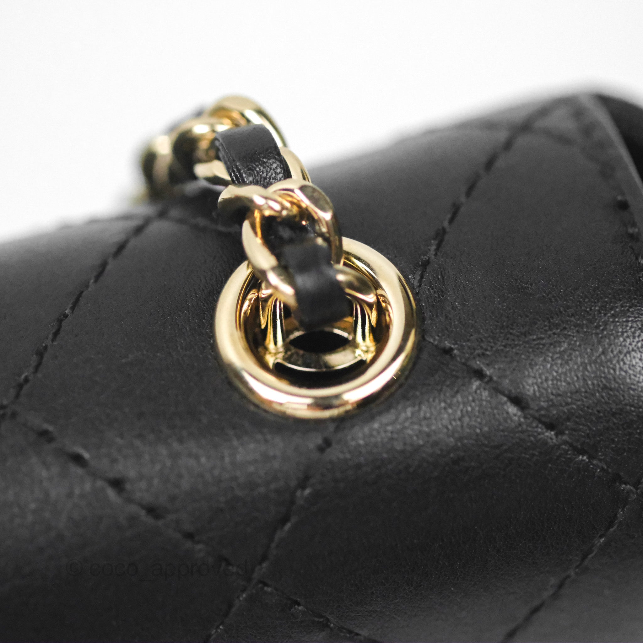 Authentic Chanel Small Flap Bag in Black Calfskin Leather - Perfect for Evening Events & Luxury Fashion Accessories