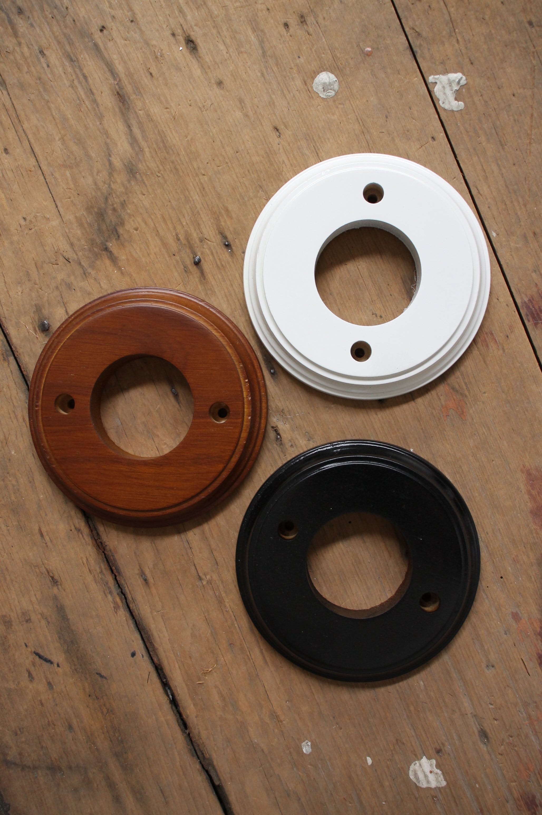 E27 Batten Holder - Screw-in Lamp Socket for Ceiling & Wall Lights - Perfect for Home, Garage, and Workshop Lighting