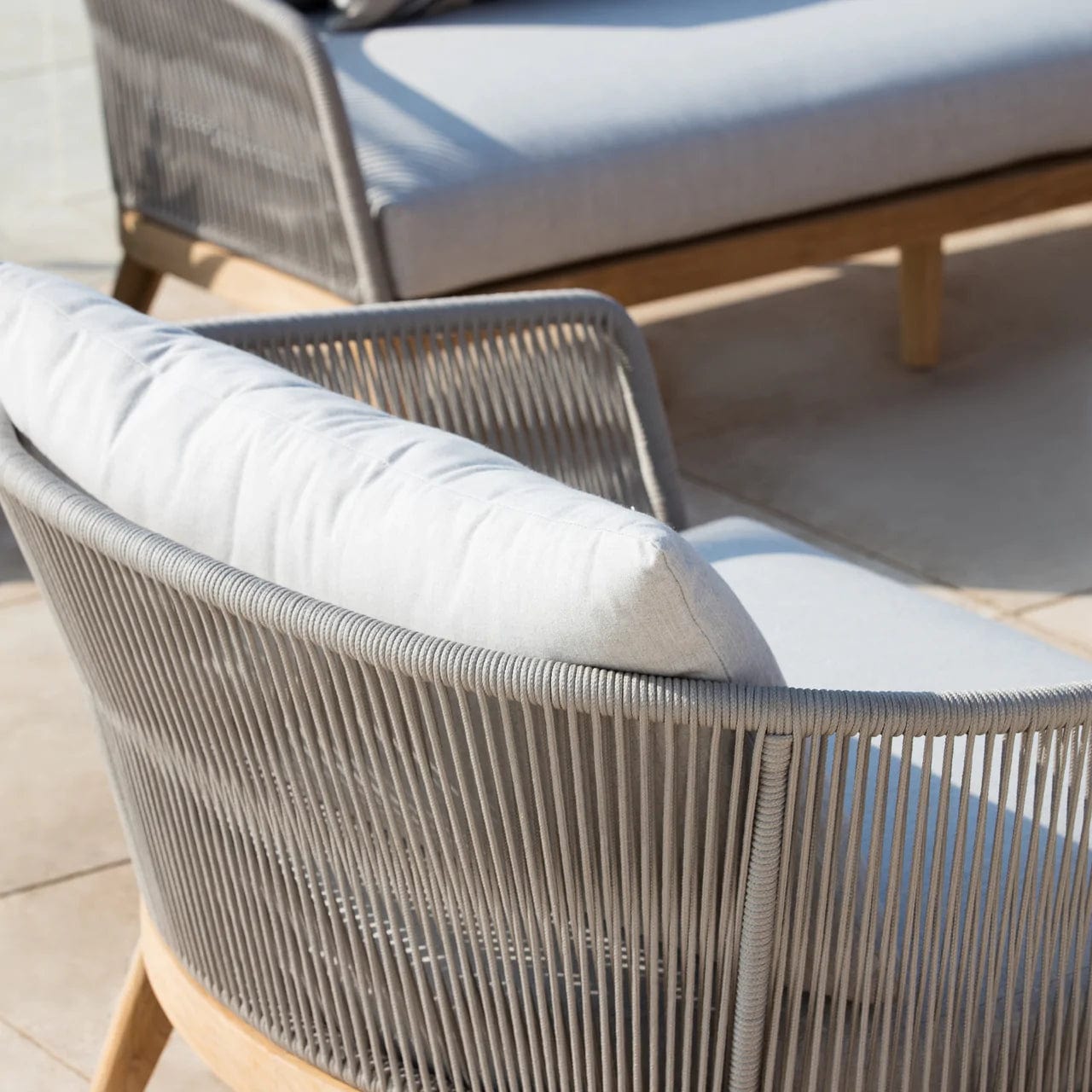 Avalon Outdoor Lounge Chair - Comfortable Patio Furniture for Poolside, Beach, and Backyard Relaxation - Perfect for Sunbathing and Lounging