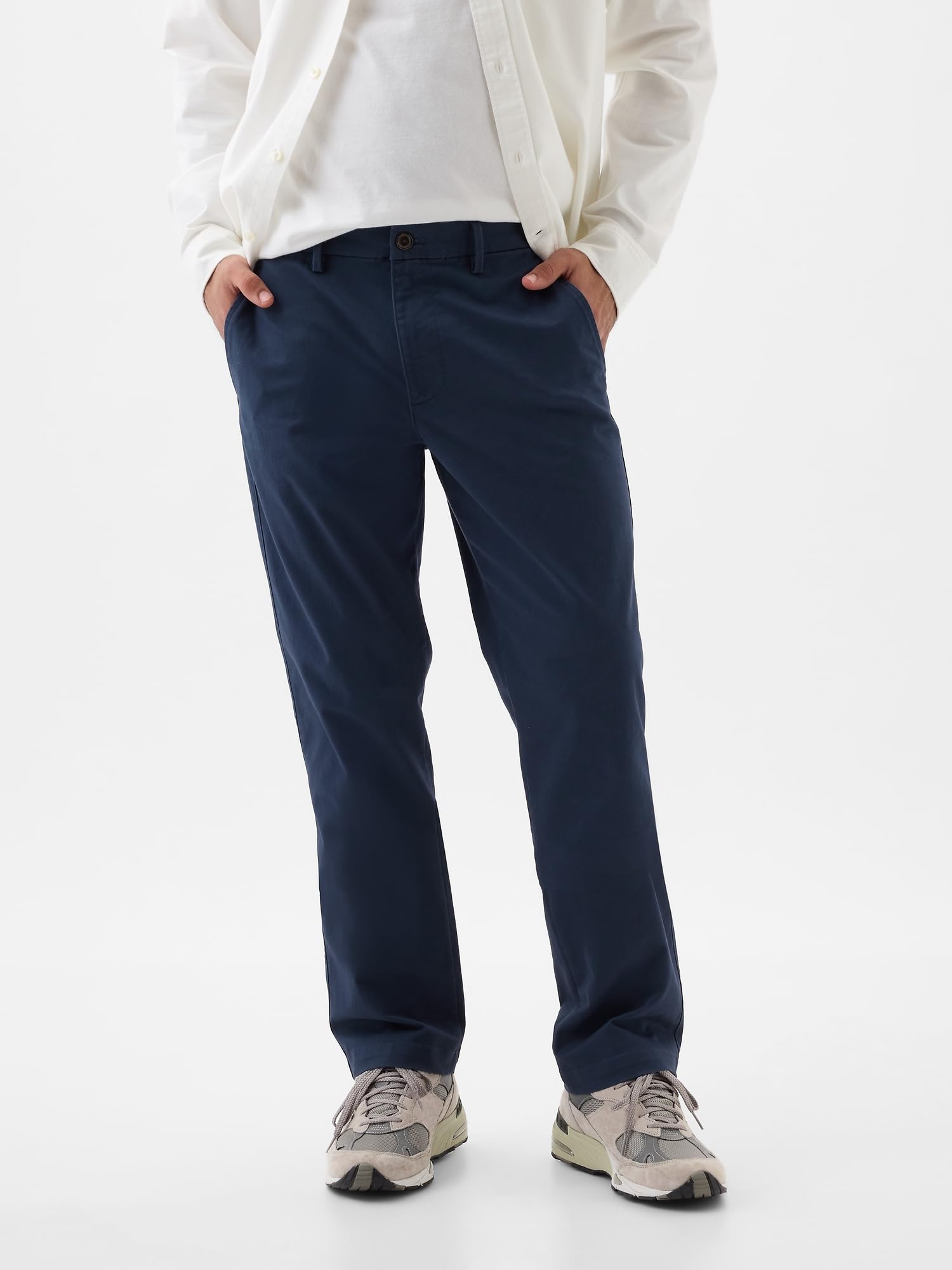 GAP Men's Essential Straight Fit Khaki Chino Pants - Classic Casual & Work Pants for Business, Office & Everyday Wear