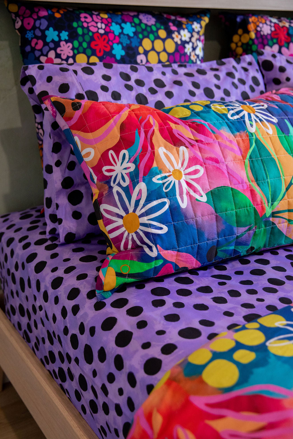 Kasey Rainbow Matilda Quilted Coverlet Set - Soft & Stylish Bedding for Cozy Bedrooms & Guest Rooms