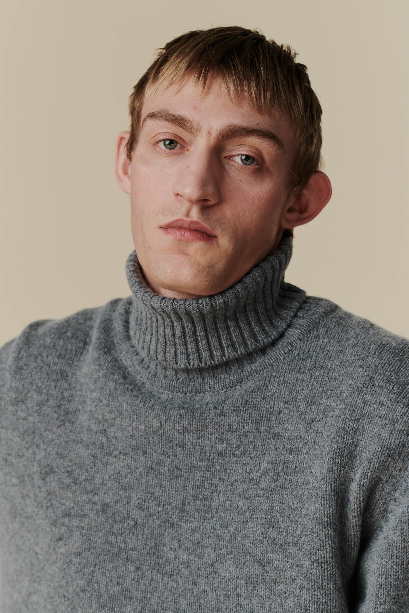 Men's Grey Roll Neck Jumper - Soft Winter Knit Sweater for Casual & Office Wear - Perfect for Cold Weather & Layering
