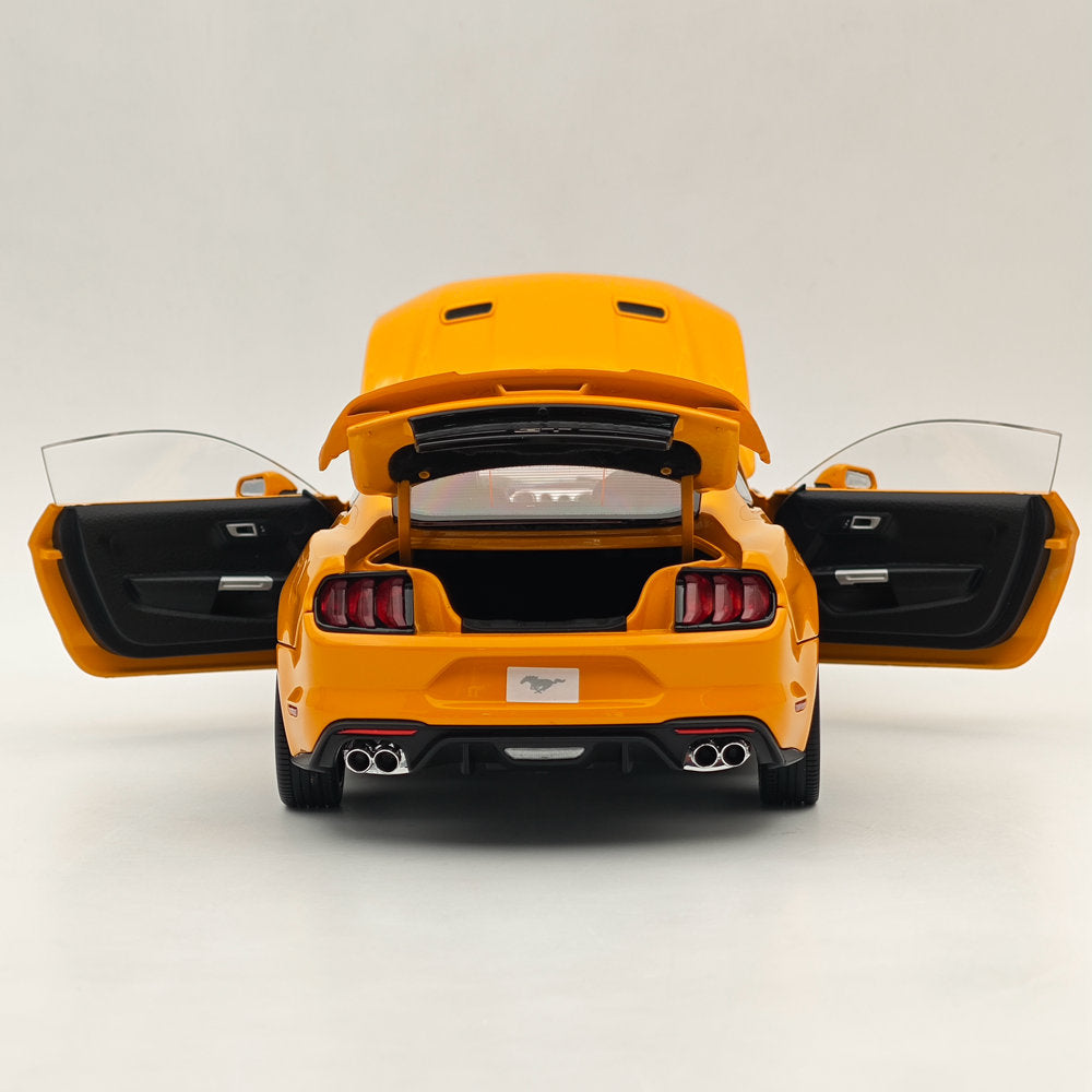 1/18 Scale Diecast Ford Mustang GT 2019 Orange Fury RHD Model Car - Collectible Miniature Replica for Car Enthusiasts & Hobbyists - Perfect for Display, Gifts, and Racing-Themed Decor