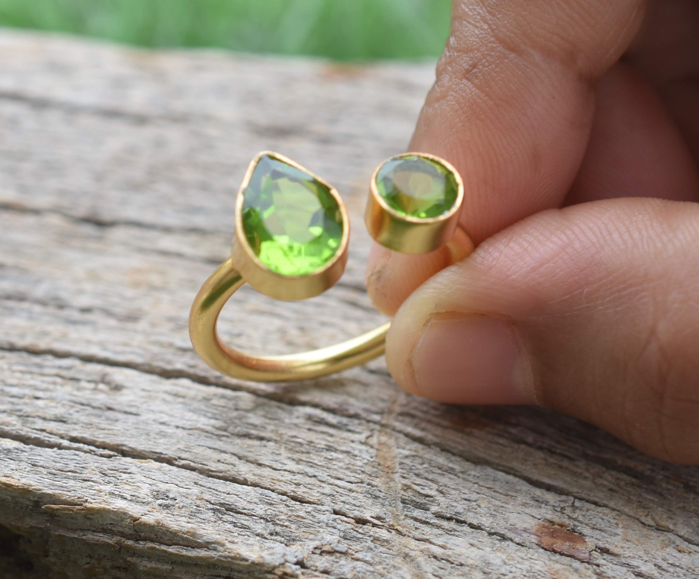August Birthstone Peridot Ring for Women - Minimalist Green Adjustable Statement Jewelry | Delicate Costume Ring with Multi-Stone Design | Perfect for Everyday Wear, Gifts & Special Occasions