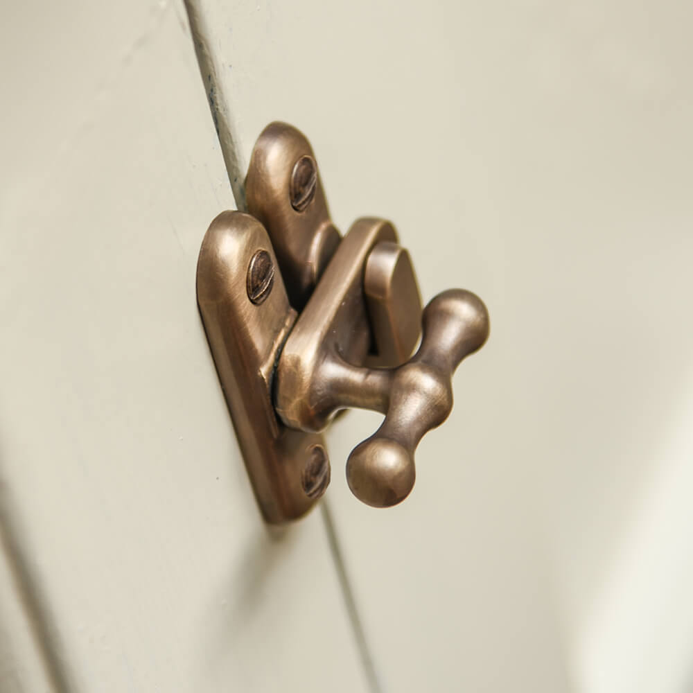 Vintage Antique Brass Cabinet Catch - Heavy Duty Cupboard Latch for Kitchen, Bathroom & Furniture - Secure & Stylish Hardware for Doors & Drawers