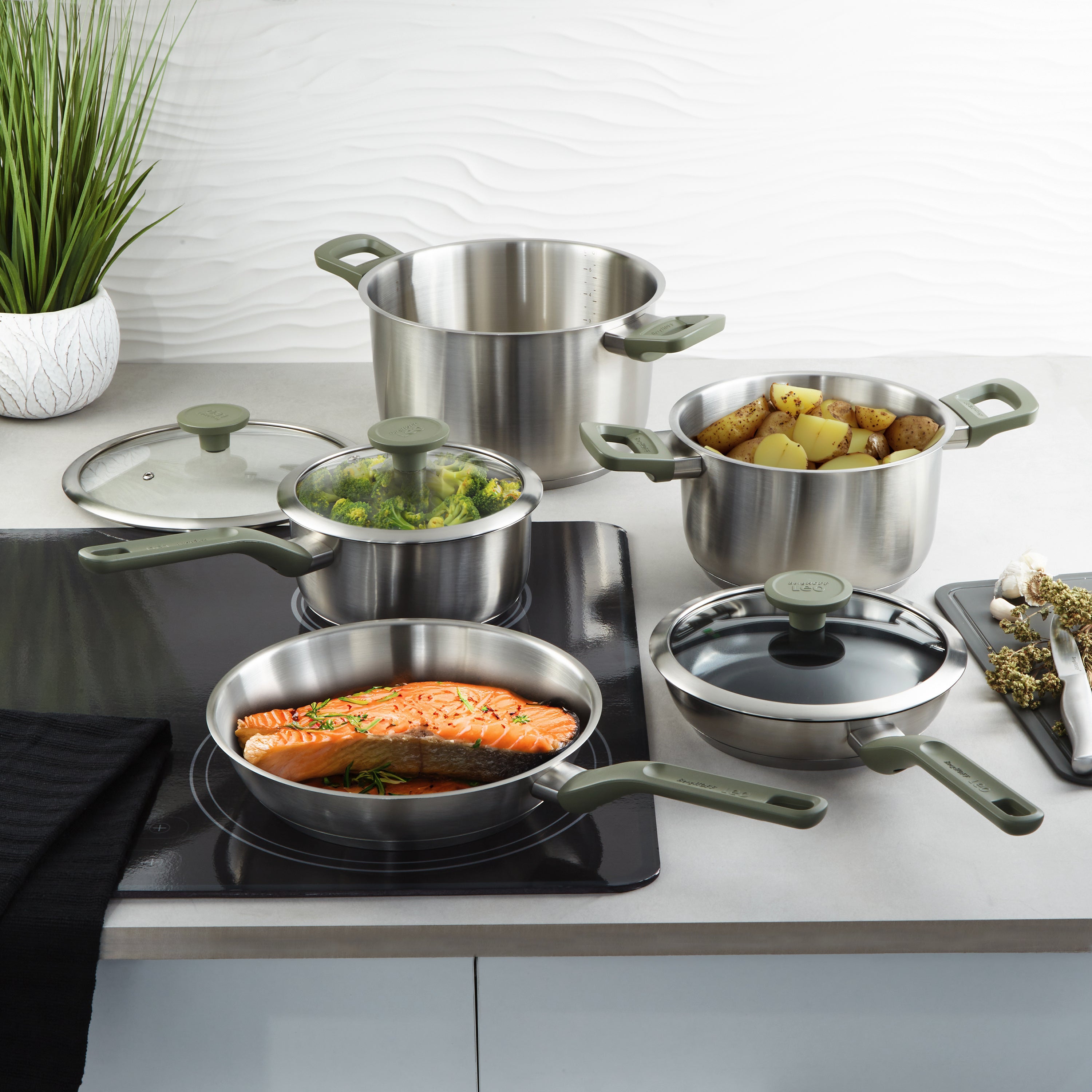 BergHOFF Leo Bolt 8-Piece Recycled Stainless Steel Cookware Set - Eco-Friendly Nonstick Pots & Pans for Induction Cooking | Perfect for Home Kitchen, Restaurant & Camping Use