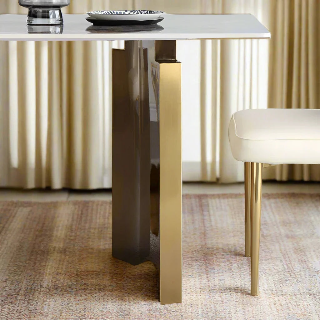 Elegant Luxury Dining Table - Modern Solid Wood Design for Formal Dining Rooms & Entertaining Guests - Perfect for Family Gatherings & Dinner Parties