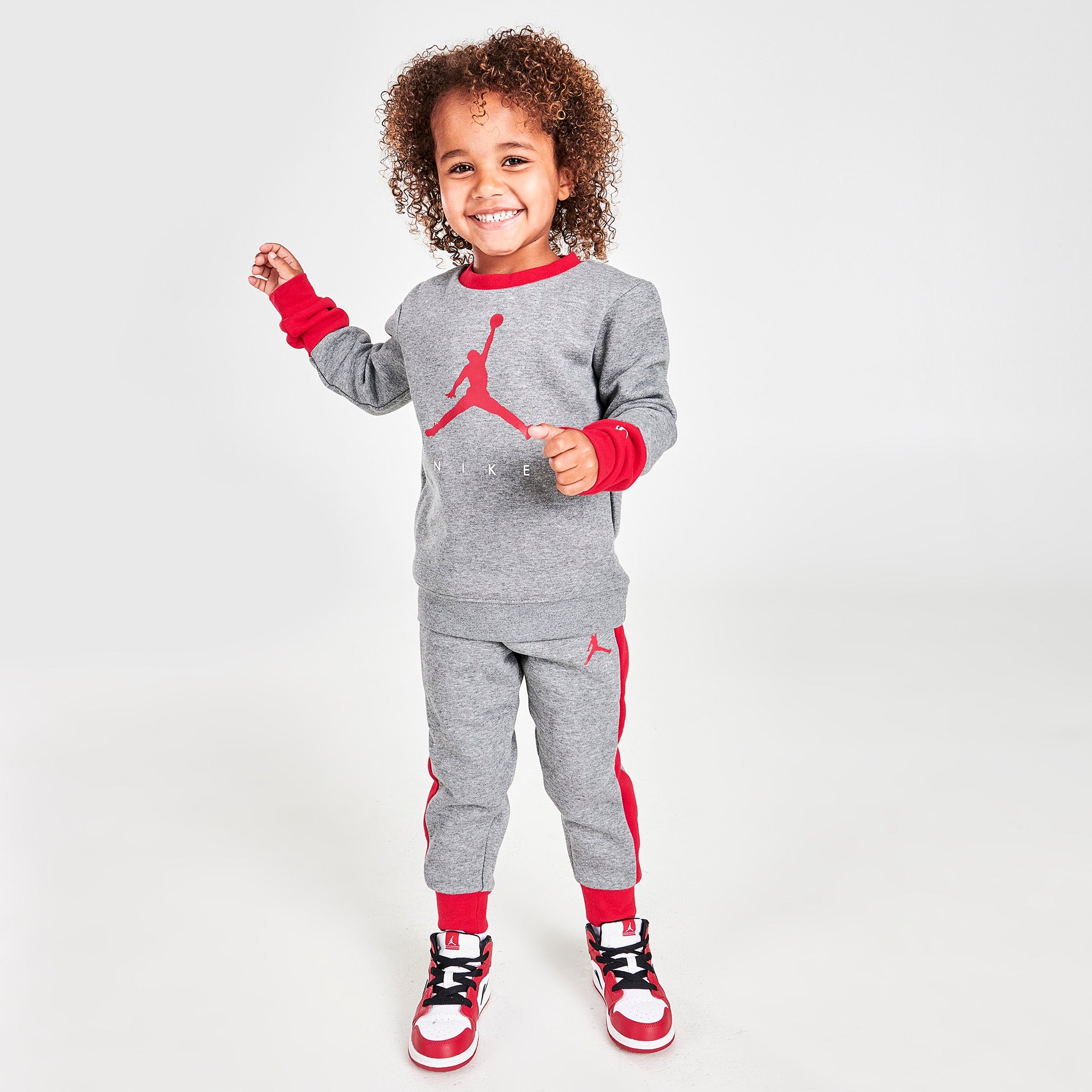 Jordan Boys' Athletic Crew Neck T-Shirt & Pants Set - Carbon Heather - Comfortable Kids Sportswear for Basketball, Playground & Casual Wear