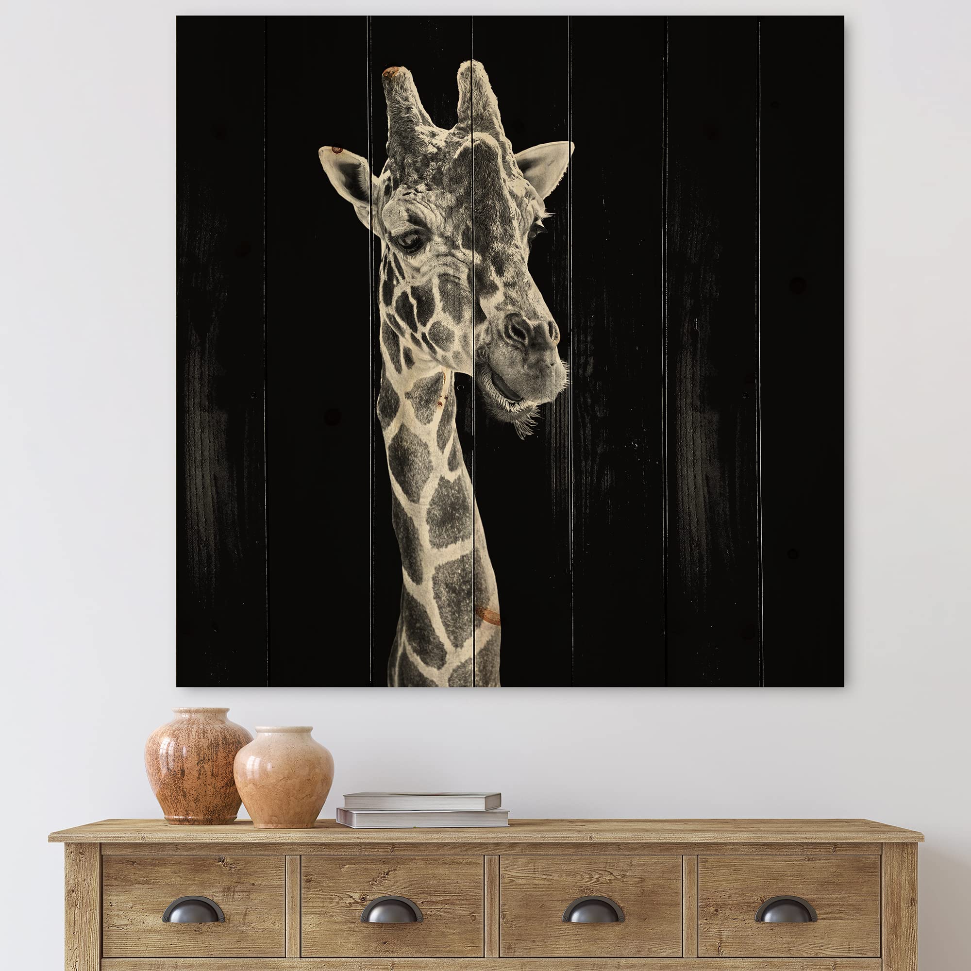DesignQ Close-Up Portrait of a Giraffe II - Farmhouse Wood Wall Decor, Black Wood Wall Art, Large Animal Wood Panels Printed on Natural Pine - Perfect for Living Room, Nursery, or Office Decor
