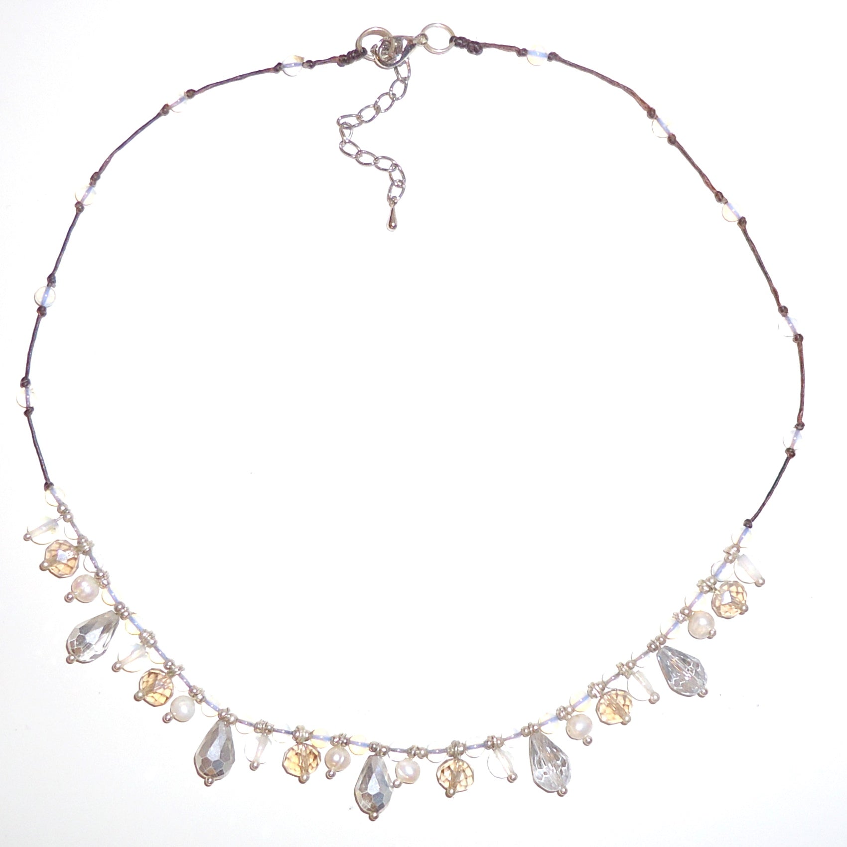 Elegant White Faceted Bead Necklace - Perfect for Weddings, Parties & Everyday Fashion Accessories