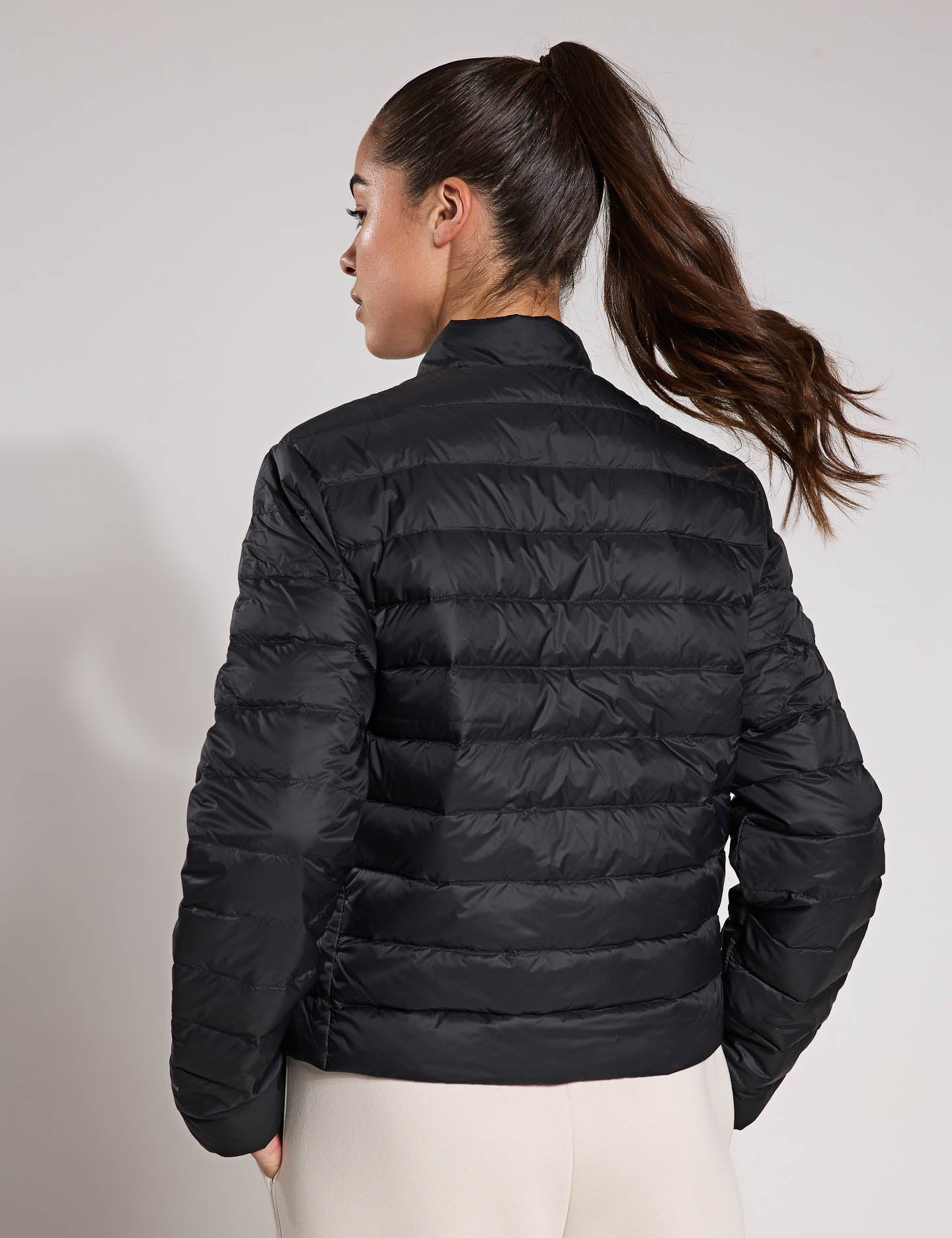 Helionic Lightweight Down Jacket for Men & Women - Warm Winter Coat, Waterproof & Windproof, Black - Perfect for Skiing, Hiking & Outdoor Adventures