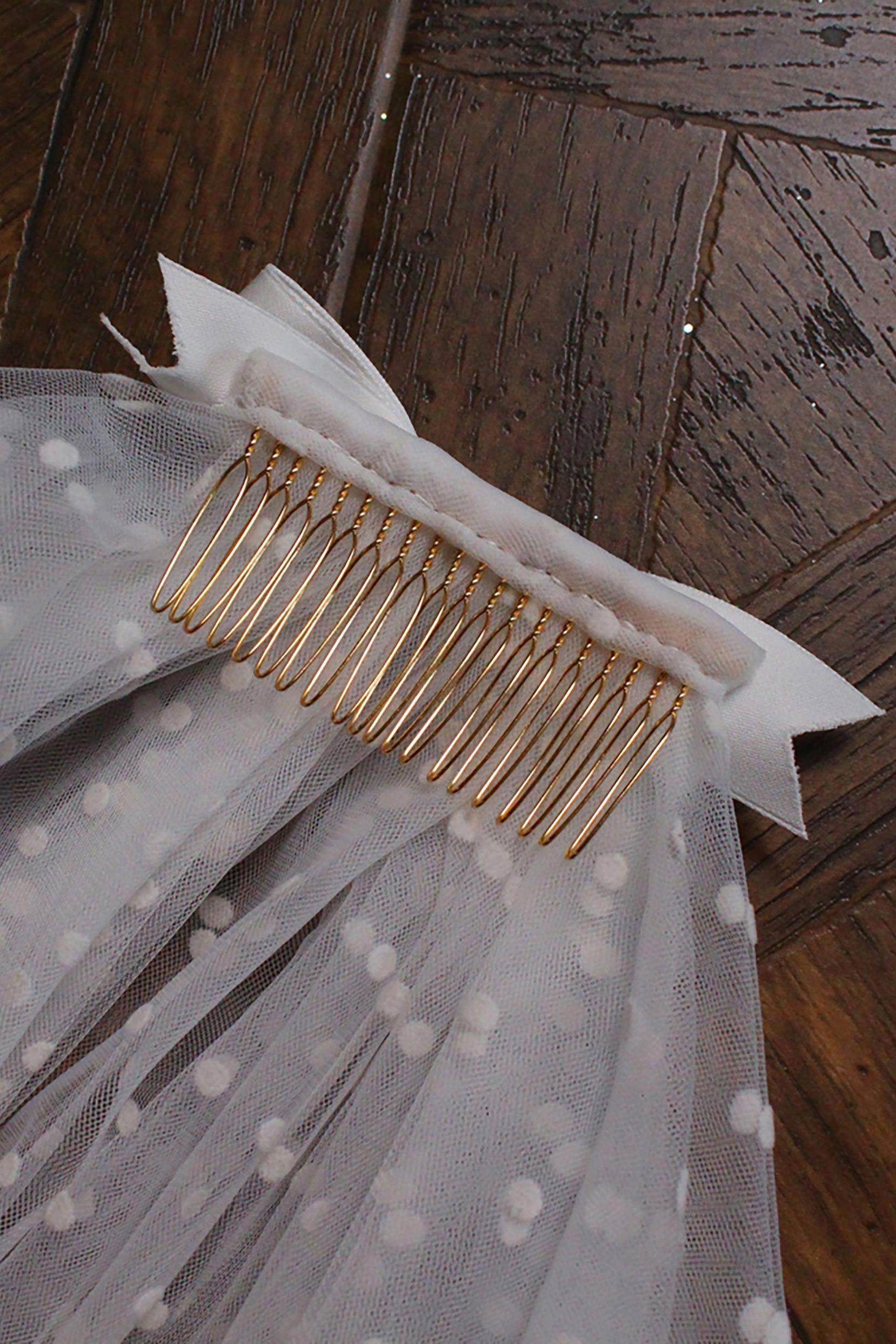 Elegant One-Tier Cut Edge Tulle Shoulder Veil with Bow - CV0304 | Perfect for Weddings, Bridal Showers & Formal Events