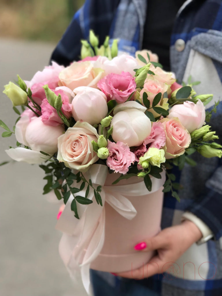 Lush and Sweet Floral Arrangement - Fresh Flowers Bouquet for Home Decor, Wedding, Anniversary & Gift Giving