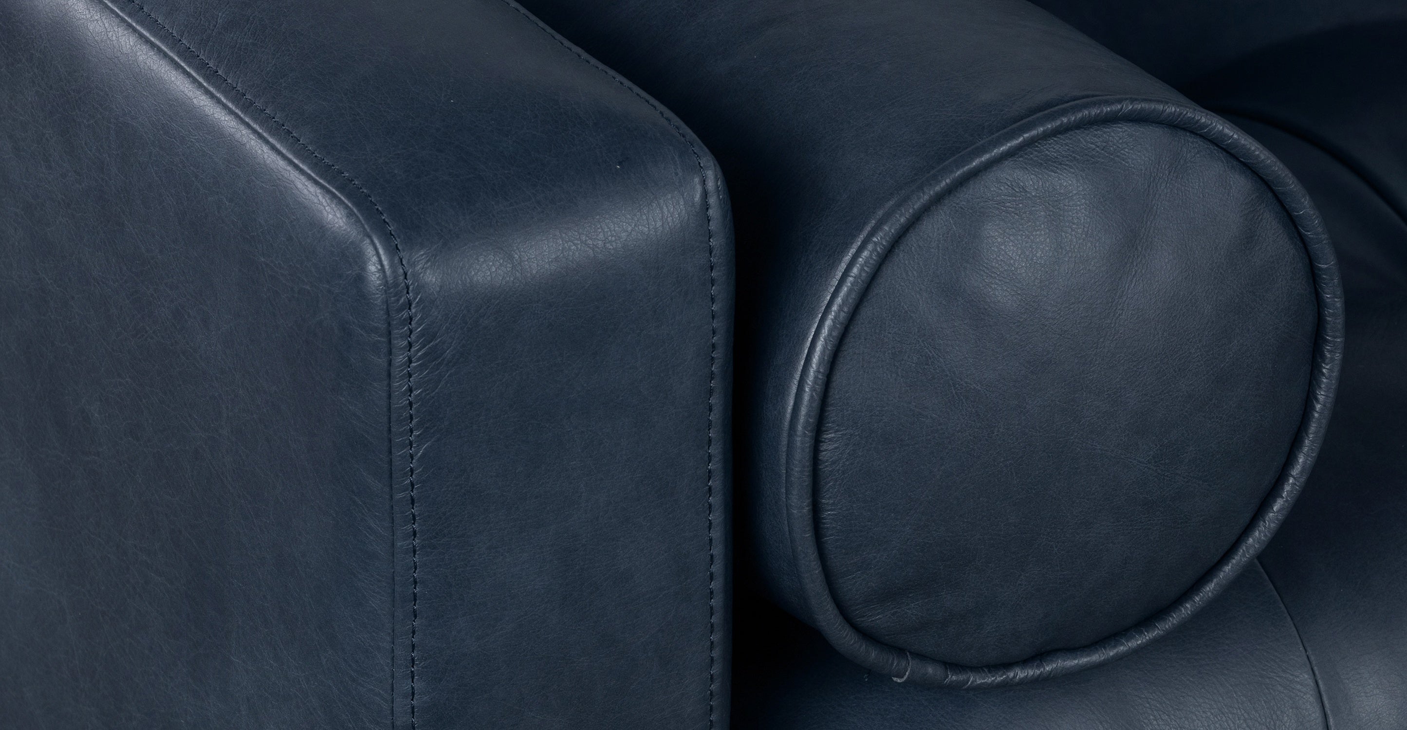 Napa Right Facing Sectional Sofa - Modern L-Shaped Couch for Living Room, Family Room & Home Theater | Comfortable Upholstered Furniture with Premium Fabric