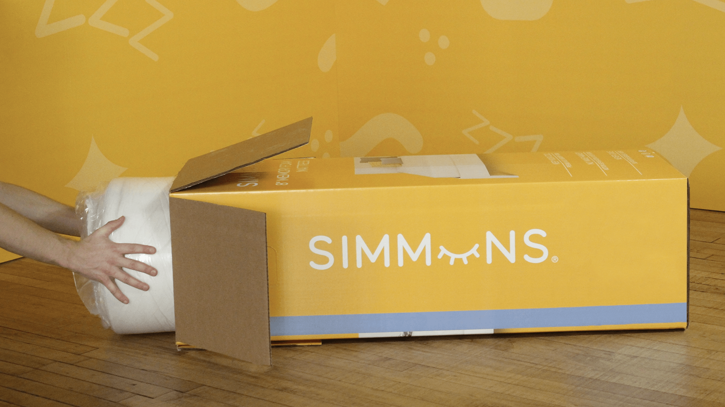 Simmons 8 Inch Memory Foam Mattress in a Box - Queen Size, Medium Firm, Pressure Relief & Back Support - Perfect for Bedrooms, Guest Rooms & Small Spaces (Limited Stock)