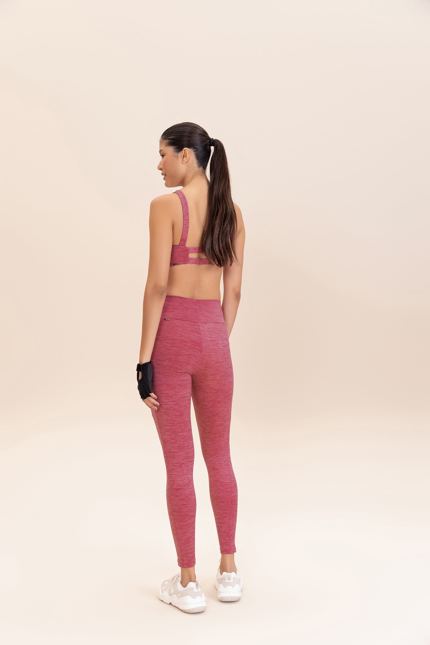 High-Performance Cross Melange Sports Bra for Women - Moisture-Wicking, Supportive & Comfortable - Perfect for Yoga, Running & Gym Workouts