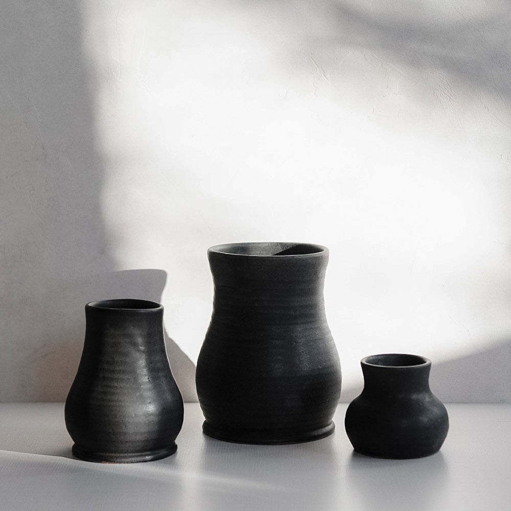 Elegant Dark Ceramic Bloom Vase for Home Decor - Perfect for Floral Arrangements, Wedding Centerpieces & Living Room Accents