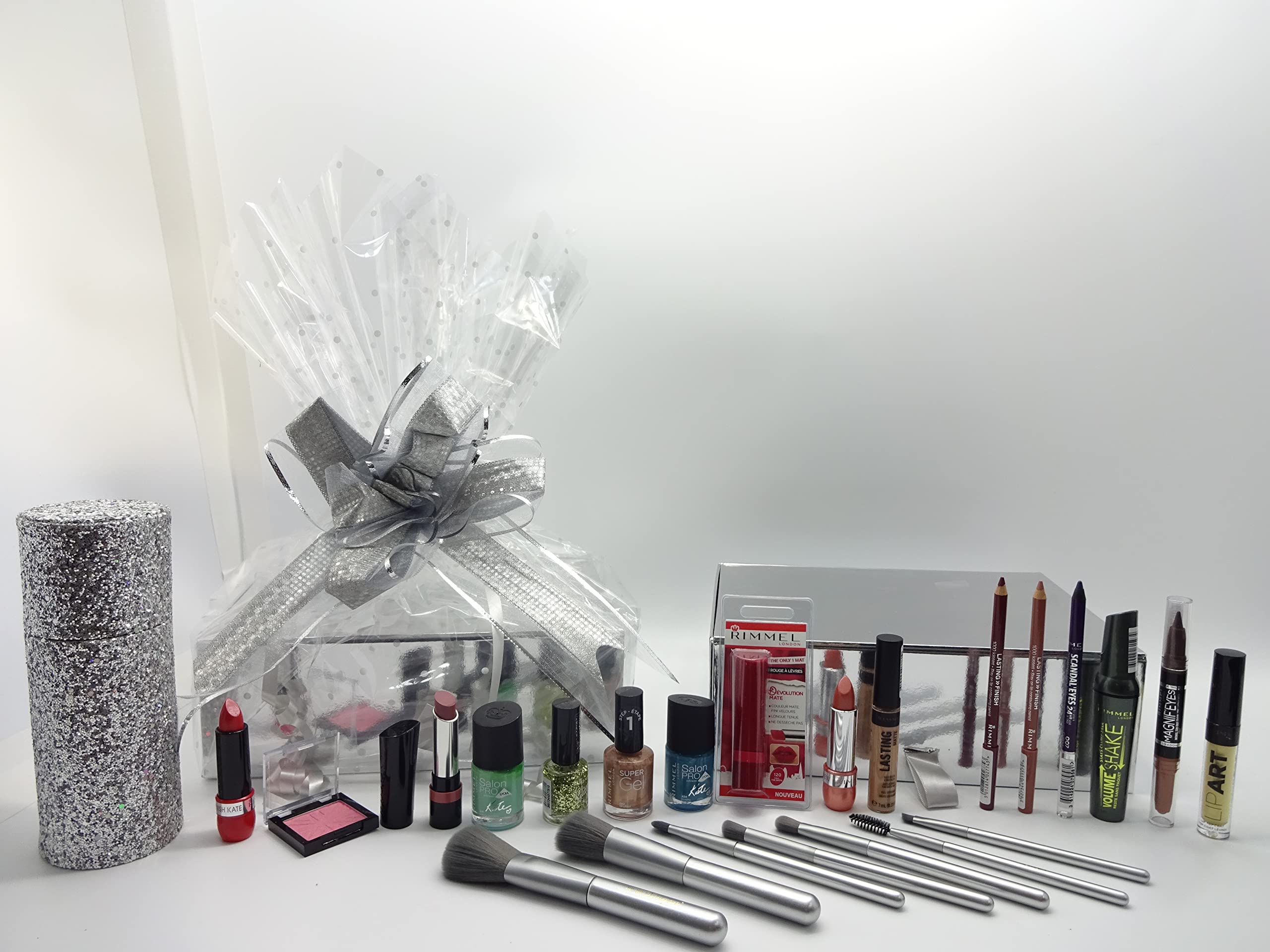 Rimmel London Beauty Gift Box Set - Kabuki Brush Set with Stand, Makeup Bundle Collection for Women | Perfect for Birthday Gifts, Christmas Presents & Beauty Lovers