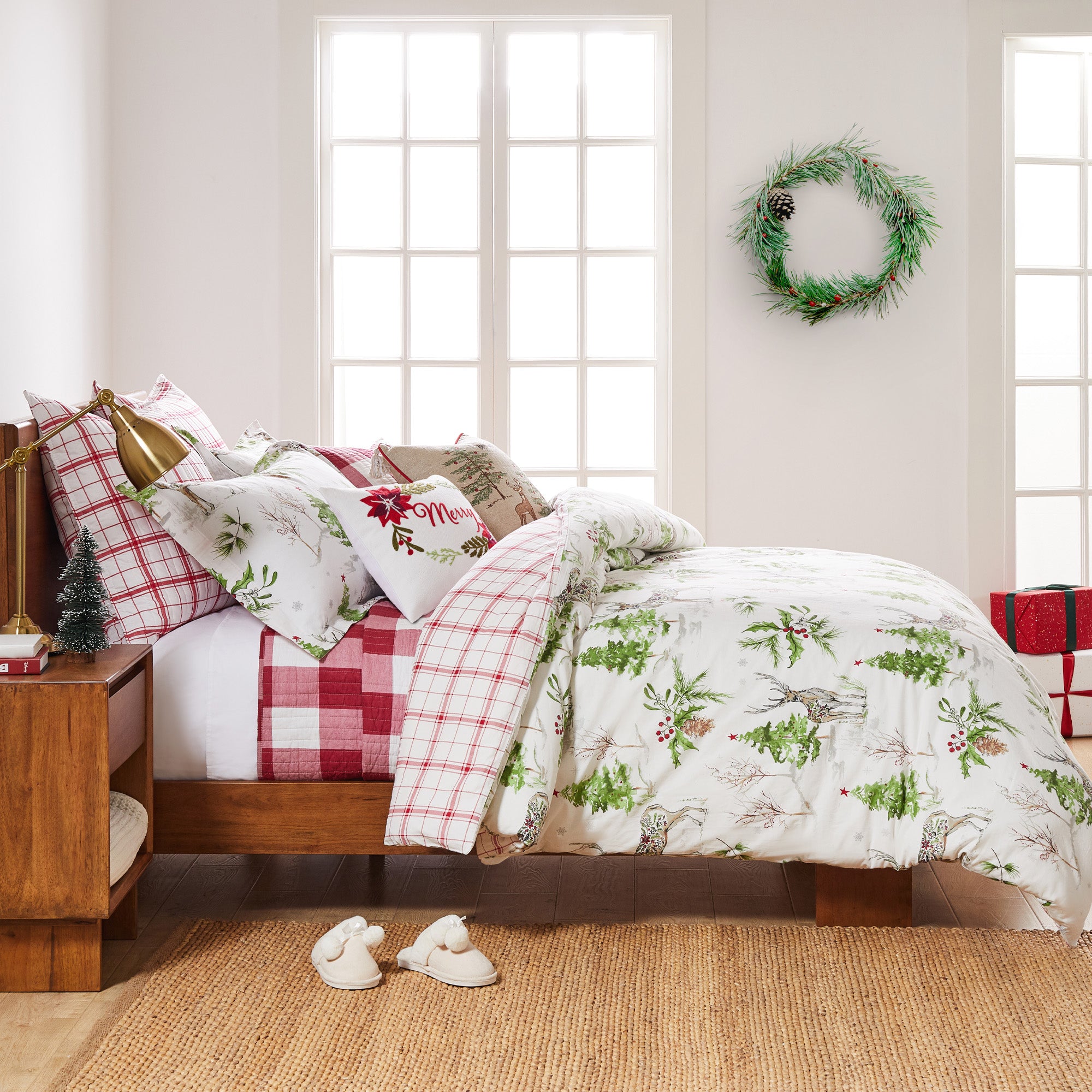 Cozy Christmas Sleigh Bells Duvet Cover Set - 3 Piece Bedding Set with Pillow Shams (Twin/Queen/King) - Holiday Themed Bedroom Decor for Winter & Festive Season