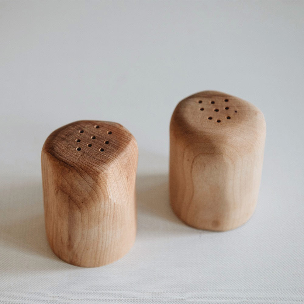 Premium Handcrafted Maple Wood Salt and Pepper Shakers Set - Natural Wooden Spice Dispenser for Kitchen, Dining Table & Gift Giving