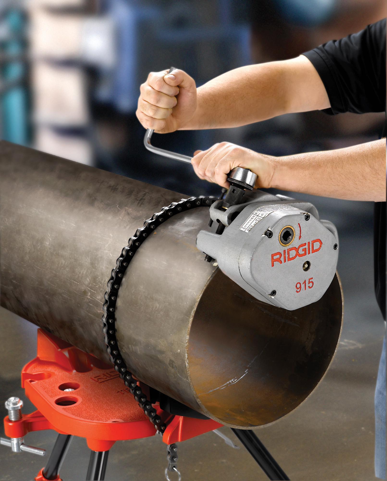 425 Portable TRISTAND Chain Vise 16703 Ridgid - Heavy Duty Clamping Tool for Plumbing, HVAC & Metalworking - Perfect for Pipe Fitting, Welding & Workshop Projects
