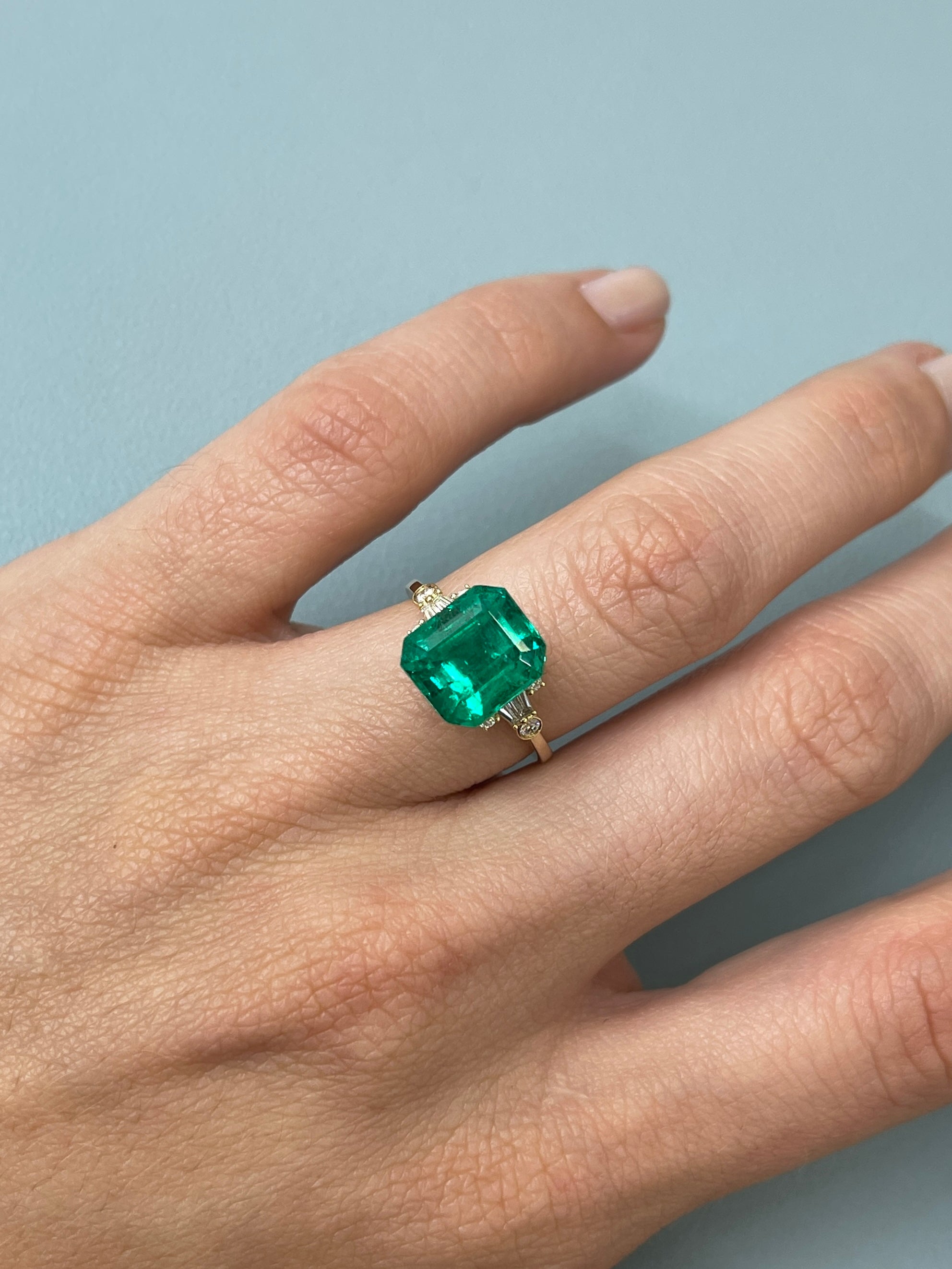 5.02 Carat 11x9mm AAA+ Natural Colombian Emerald Loose Gemstone - Classic Green Emerald Cut for Jewelry Making, Engagement Rings & Luxury Gifts