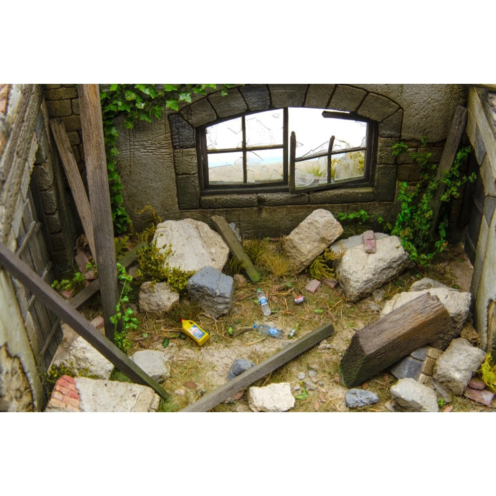 AK Interactive 35018 1/35 Scale Model Bottles & Cans Set - Perfect for Dioramas, Military Models & Miniature Scenes