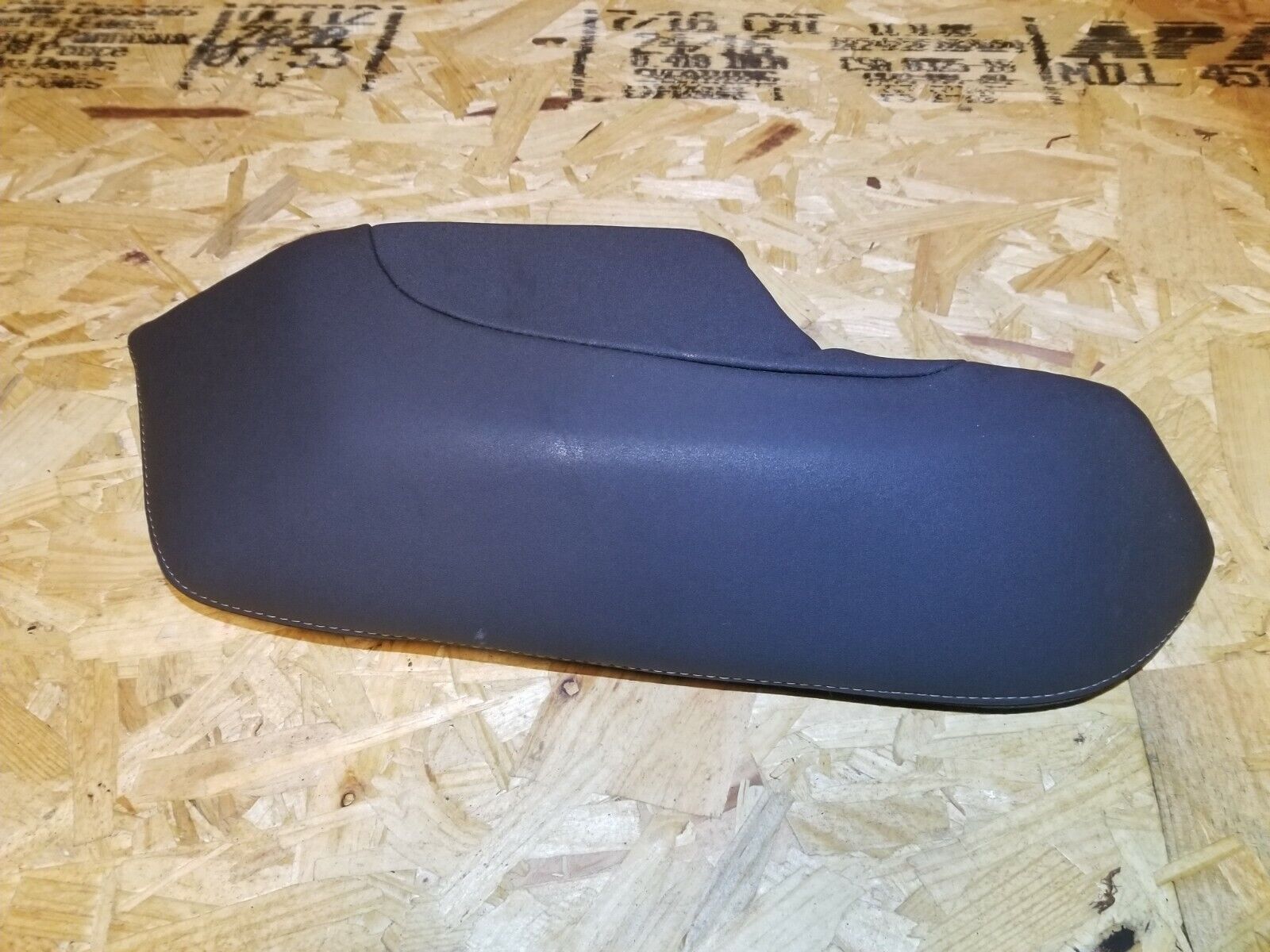 05 06 07 Volvo S40 Right Passenger Side Rear Seat Bolster Cushion OEM Replacement - Perfect for Car Interior Repair & Comfort Enhancement