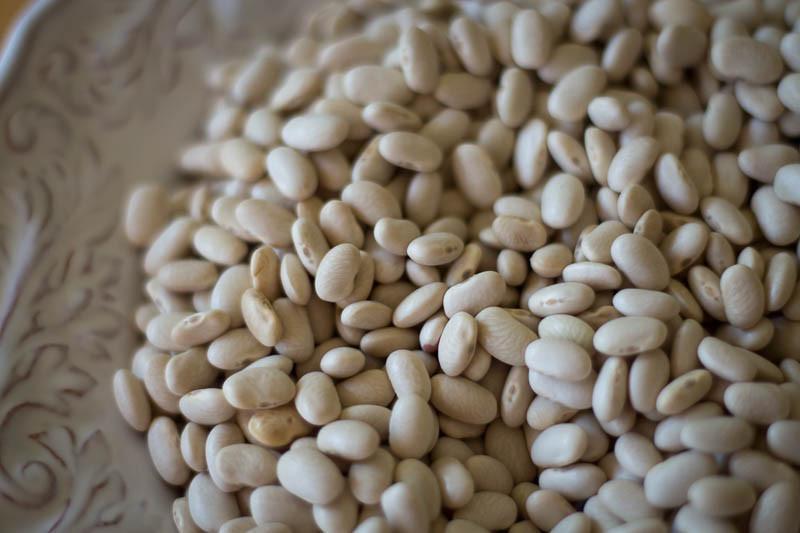 Premium Rancho Gordo Alubia Blanca White Beans - 1 lb Pack | Organic Heirloom Beans for Soups, Stews & Healthy Meals | Perfect for Slow Cooking, Vegan & Gluten-Free Recipes
