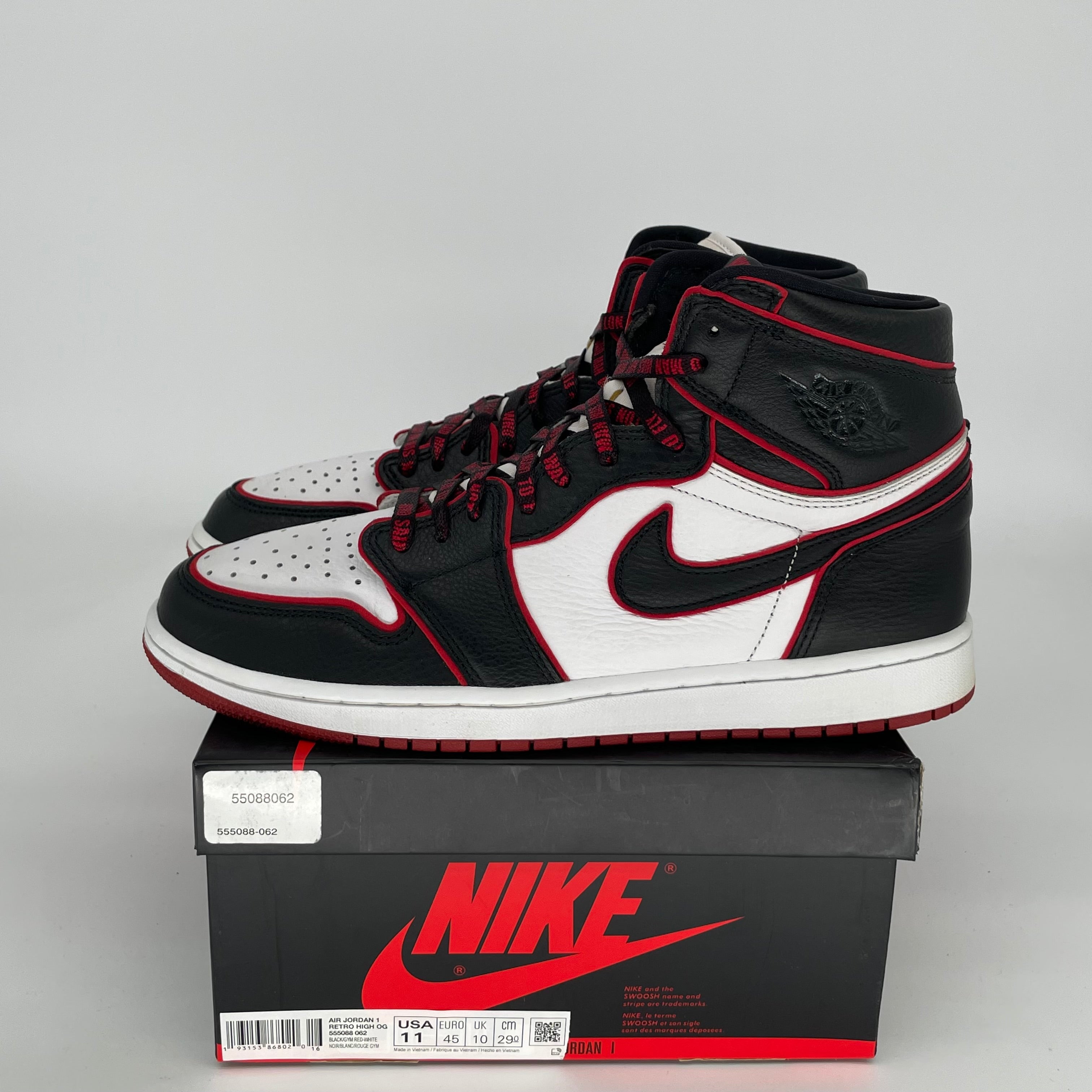 AIR JORDAN 1 BLOODLINE Men's Basketball Shoes Size 11 - 555088-062 | Retro High OG Sneakers for Streetwear & Casual Outfits