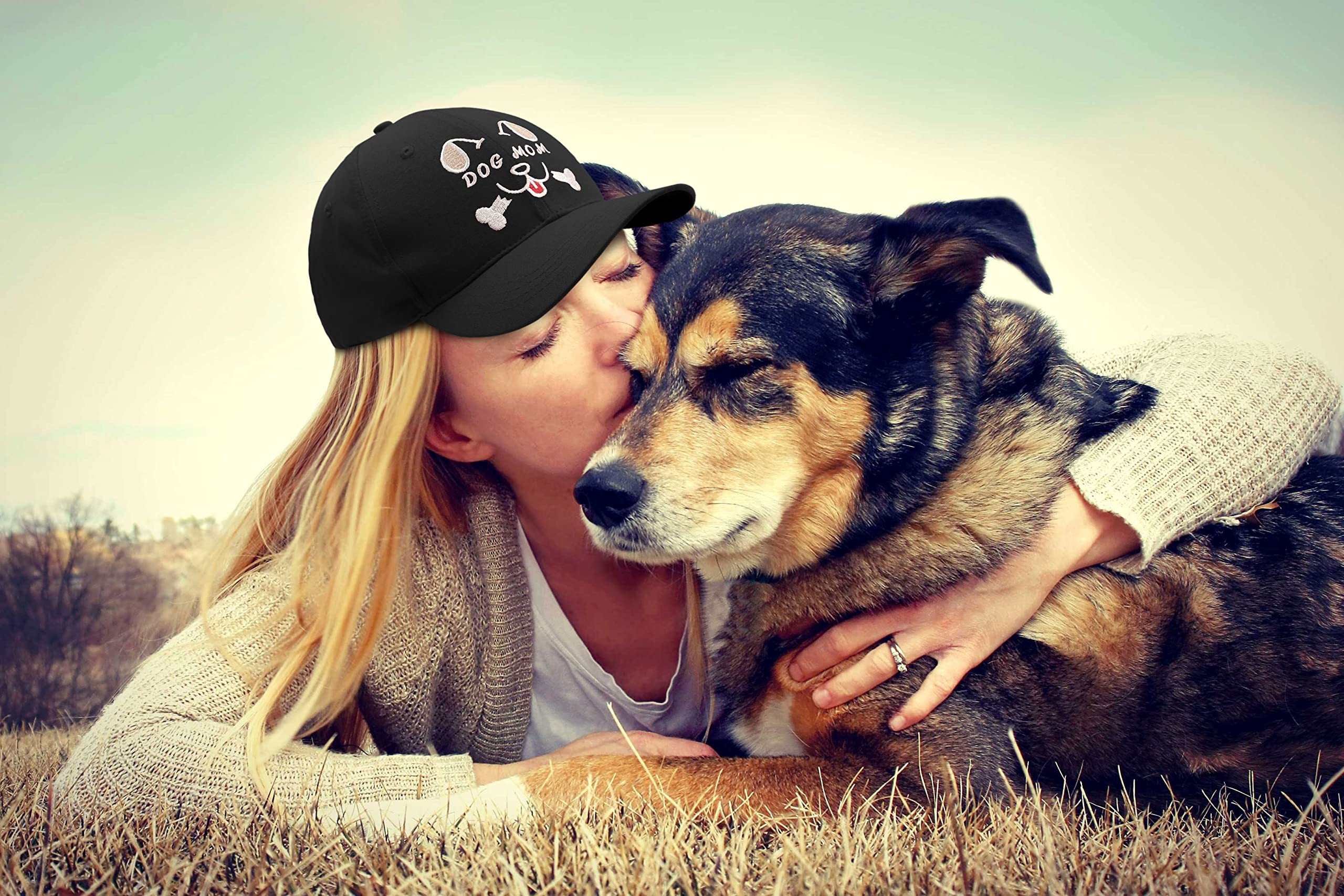 Dog Mom Baseball Hat - Adjustable Embroidered Cap for Women, Dog Lovers Gift Idea - Perfect Birthday Present for Friends & Grandma - Great for Walks, Dog Parks & Outdoor Activities