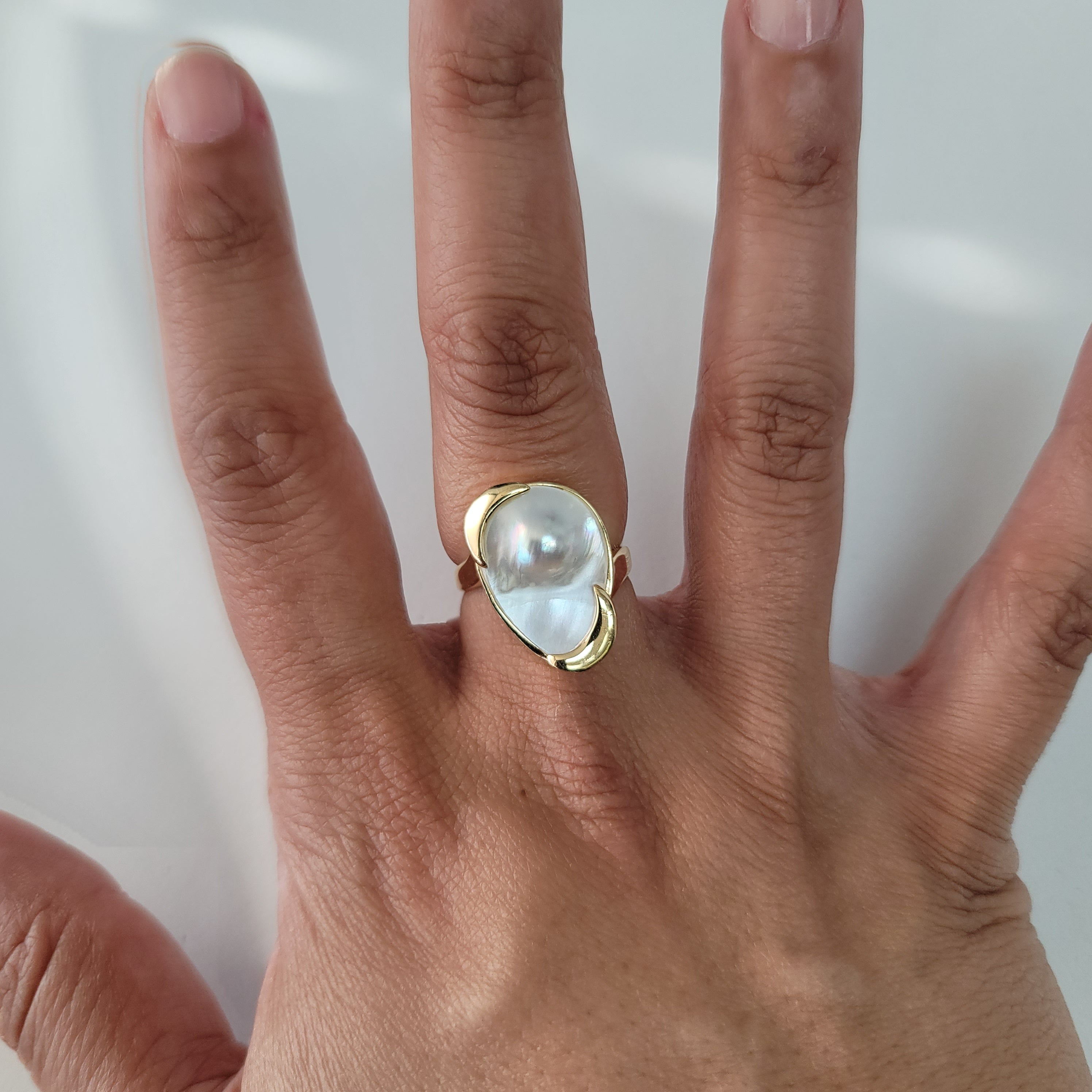 14K Yellow Gold Mother of Pearl Ring for Women - Elegant Jewelry Gift for Birthday, Anniversary & Special Occasions