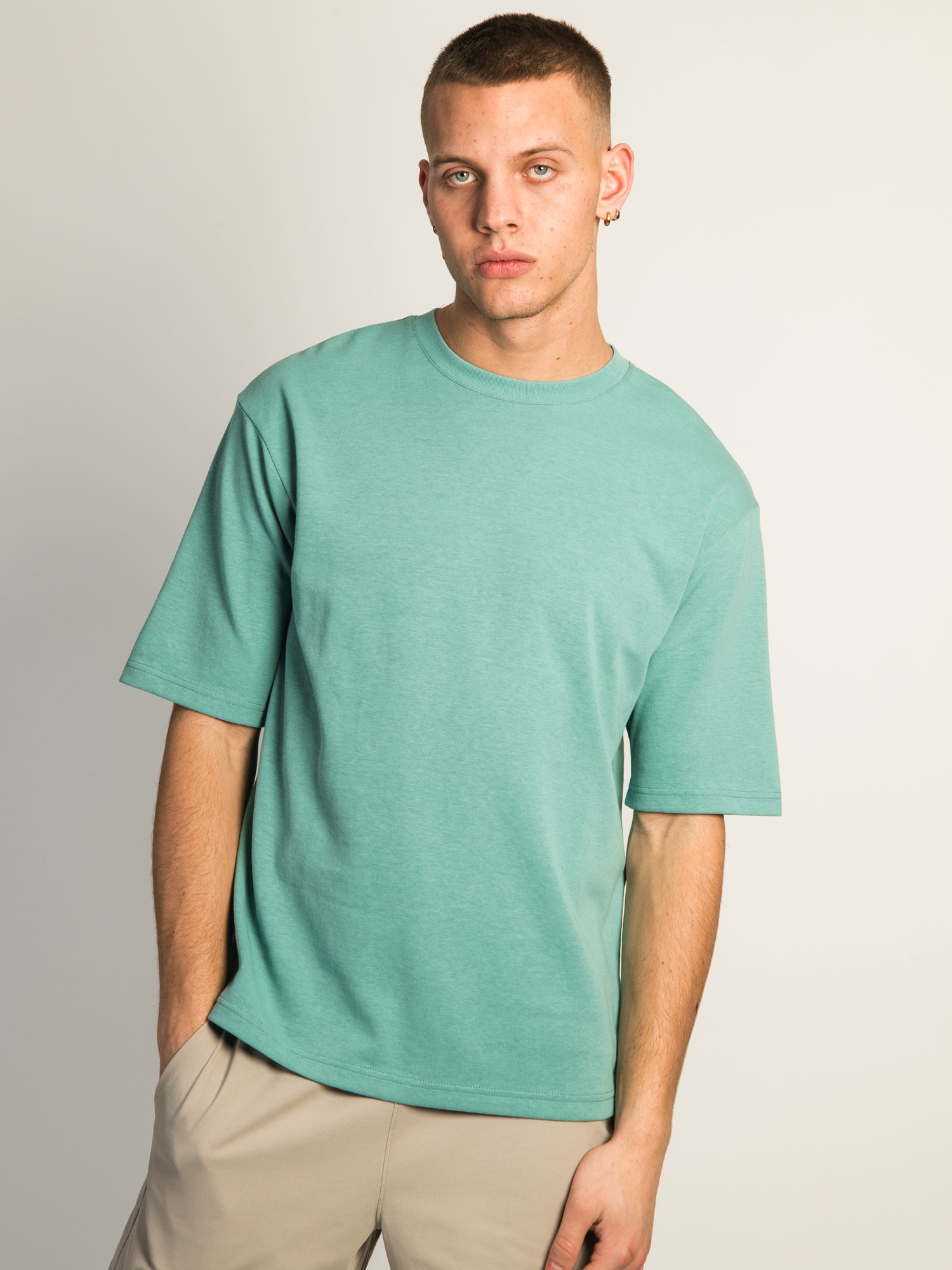 BOXY FIT T-SHIRT in SEAFOAM Green - Comfortable Loose Fit Women's Tee for Casual Wear & Street Style