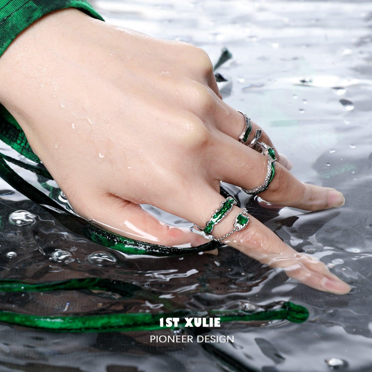 Slytherin House Sterling Silver Chain Zirconia Adjustable Opening Ring - Elegant Harry Potter Jewelry for Fans, Gift for Witches & Wizards - Perfect for Cosplay, Halloween Costume & Everyday Wear