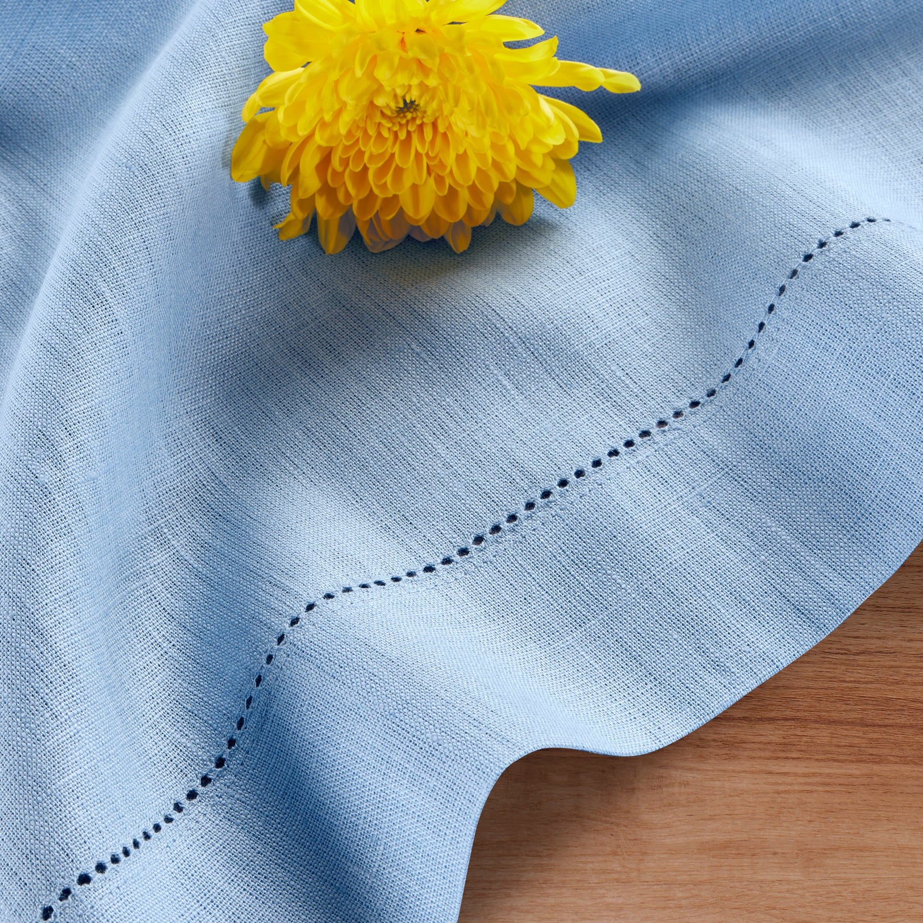 Elegant Classic Hemstitch Table Runner - Premium Linen Dining Decor for Weddings, Parties & Home Decor