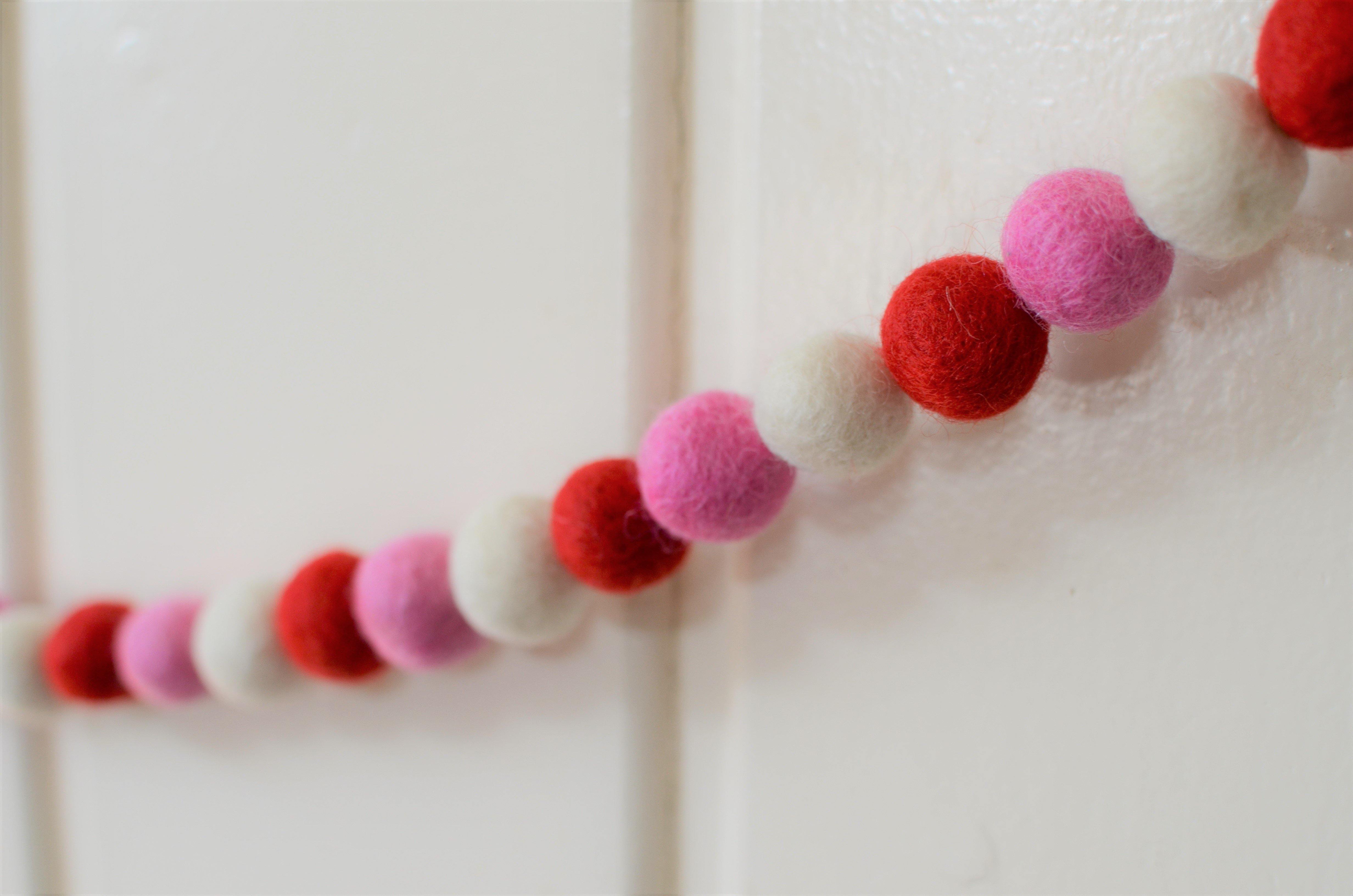 Valentine's Day Garland Decor - Romantic Heart String Banner for Home, Wedding, Party & Photo Backdrop