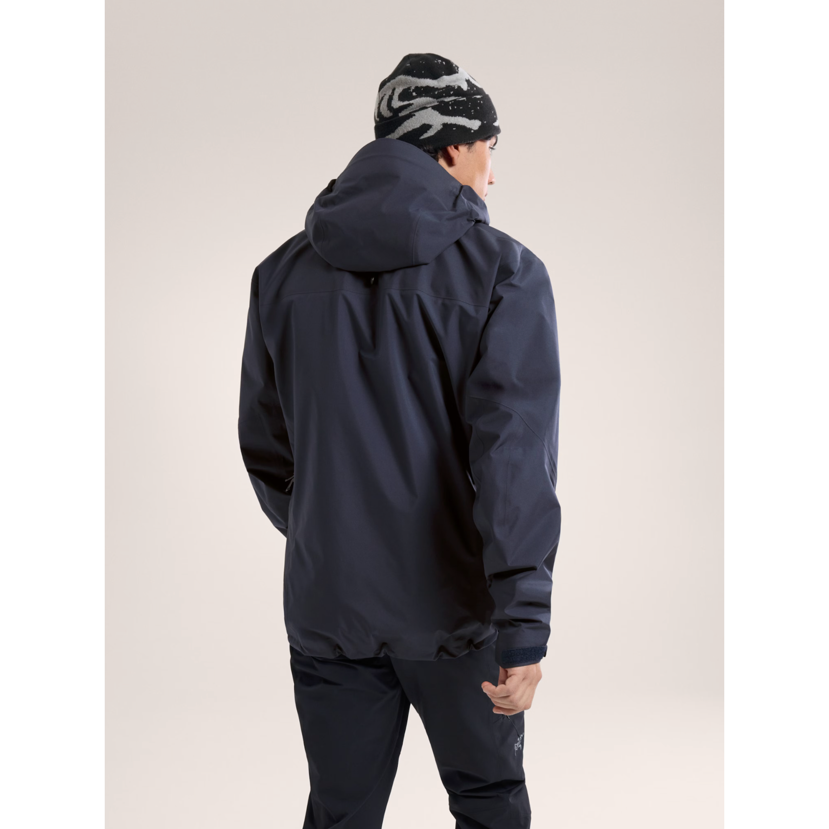 Arc'teryx Men's Beta AR Jacket - Waterproof & Breathable Hardshell for Hiking, Skiing & Outdoor Adventures