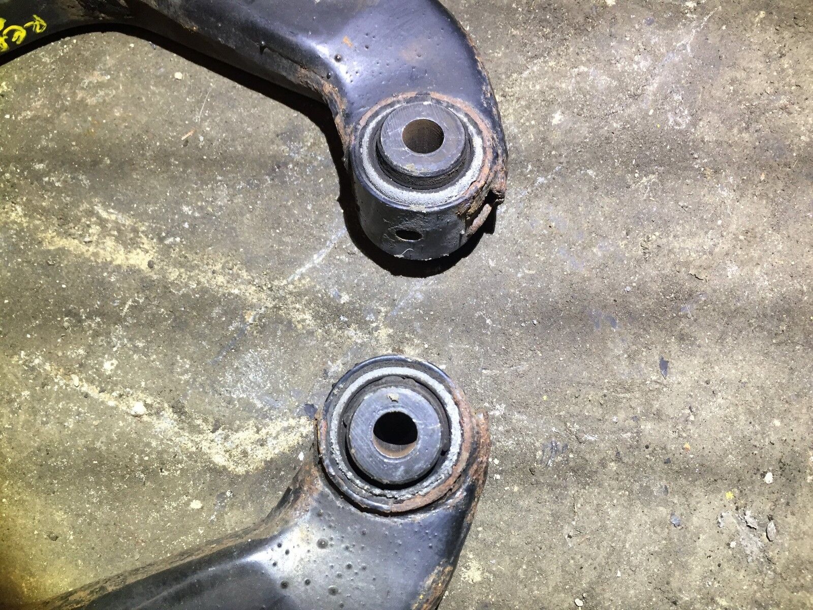 02-06 Audi A4 B6 Rear Upper Control Arm Pair - Left & Right OEM Replacement - Perfect for Suspension Repair & Performance Upgrade