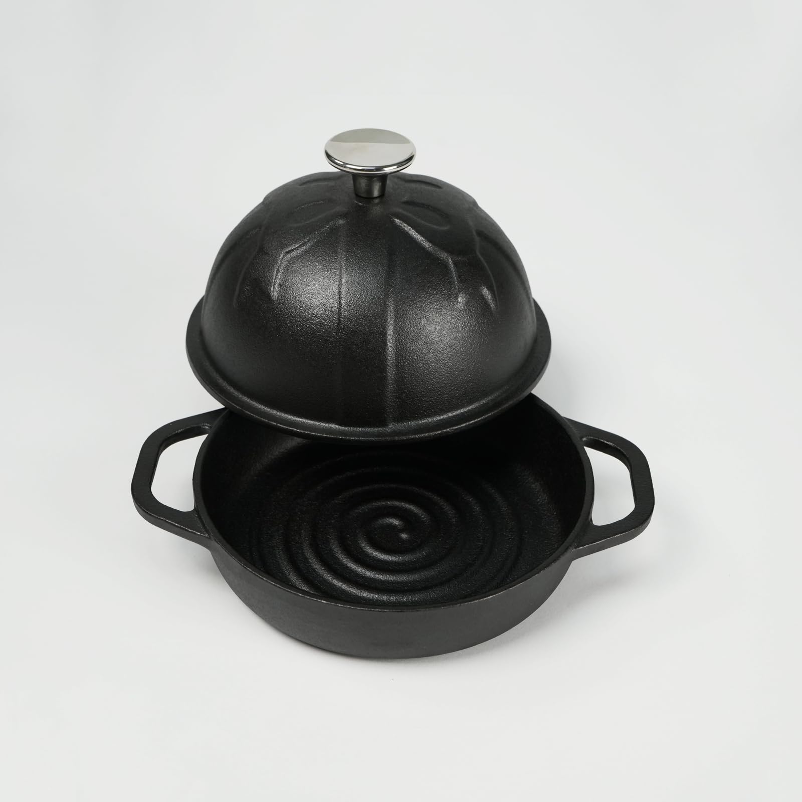 HAWOK Pre-Seasoned Cast Iron Bread Cloche - 6.3 Inch (16cm) Sourdough Baking Pan for Perfect Artisan Bread | Dutch Oven Alternative for Homemade Bread, Pizza & Pastries | Ideal for Baking, Camping & Kitchen Use
