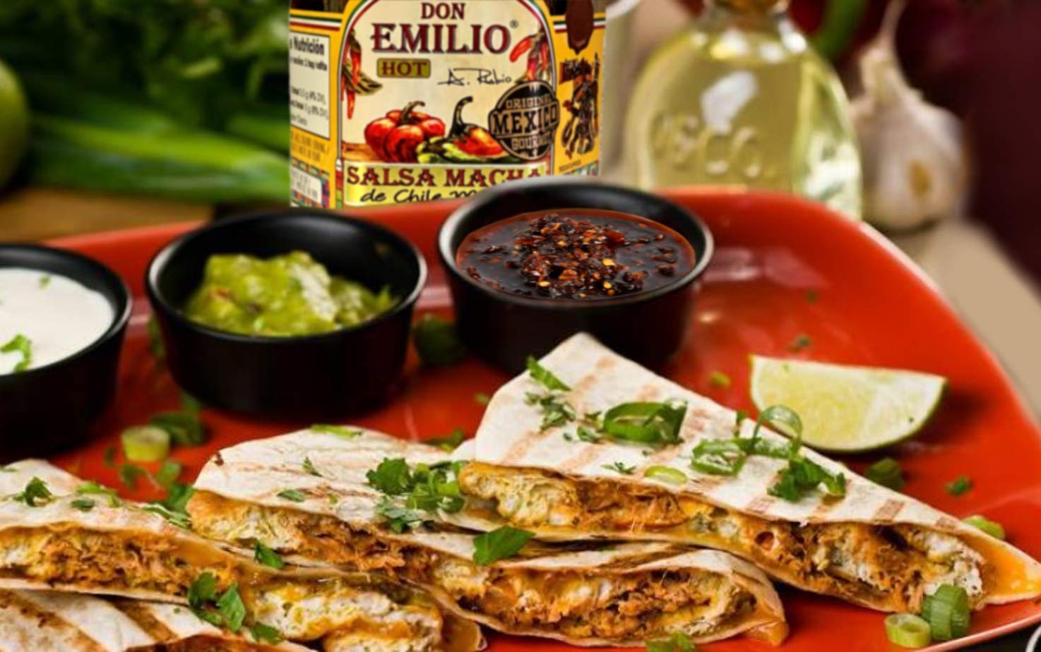 Don Emilio Salsa Macha Hot Chili Sauce - Spicy Chili Crisp Oil with Morita Peppers, Natural Chili Paste (3 Pack, 9 oz Each) - Perfect for Tacos, Nachos, Wings & Asian Dishes