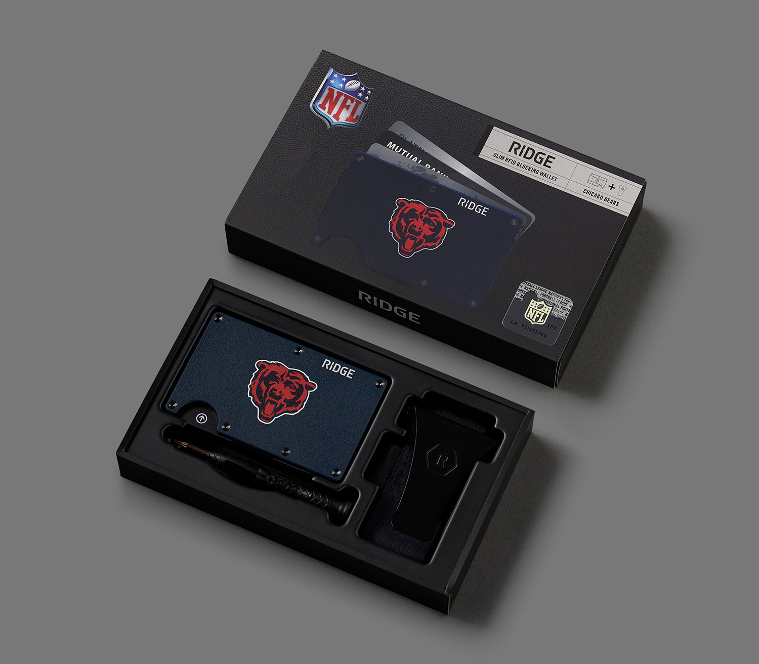 Ridge Wallet for Men - Slim RFID Blocking Minimalist Front Pocket Wallet - Chicago Bears NFL Team Design - Perfect for Gifts, Travel, and Everyday Carry