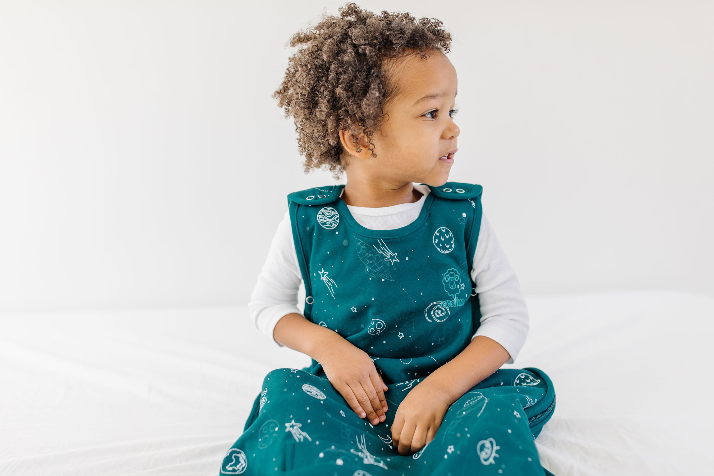 4 Season Baby Sleep Sack - Merino Wool & Organic Cotton Sleeping Bag for Toddlers 2-4 Years - Glow in The Dark Stars Design - Perfect for Nursery, Daycare & Travel