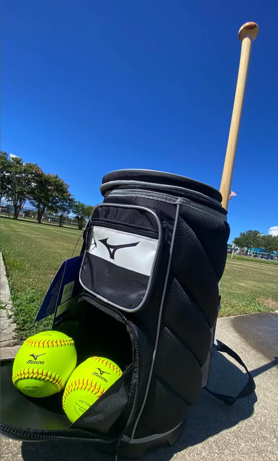 Mizuno Coach's Bucket X - Adjustable Baseball Cap for Coaches & Players - Durable & Comfortable Black Hat for Outdoor Sports & Training