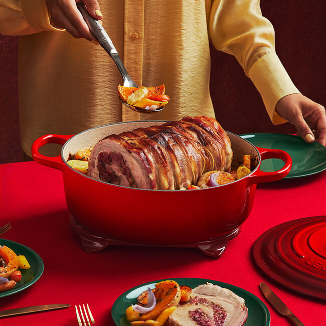 Le Creuset Flame 6.2L Shallow Round French Oven - Premium Cast Iron Dutch Oven for Braising, Roasting & Baking - Perfect for Soups, Stews & Casseroles