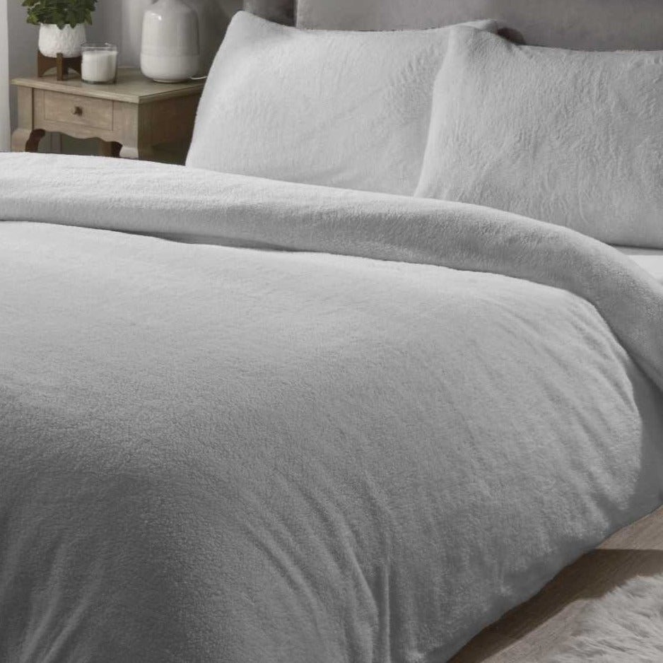 Sherpa Teddy Fleece Duvet Cover Set - Ultra Soft & Cozy Bedding for Winter - Silver (Queen/King Size) - Perfect for Cold Nights, Guest Rooms & Cozy Bedroom Decor