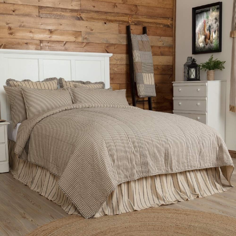 Farmhouse Chic Queen Size Quilt Coverlet - Dark Cream, Coal Black, and Tan Striped Design - Soft Hand-Quilted Bedding with All-Over Shabby Chic Pattern - Perfect for Cozy Farmhouse, Cottage, or Vintage-Themed Bedrooms