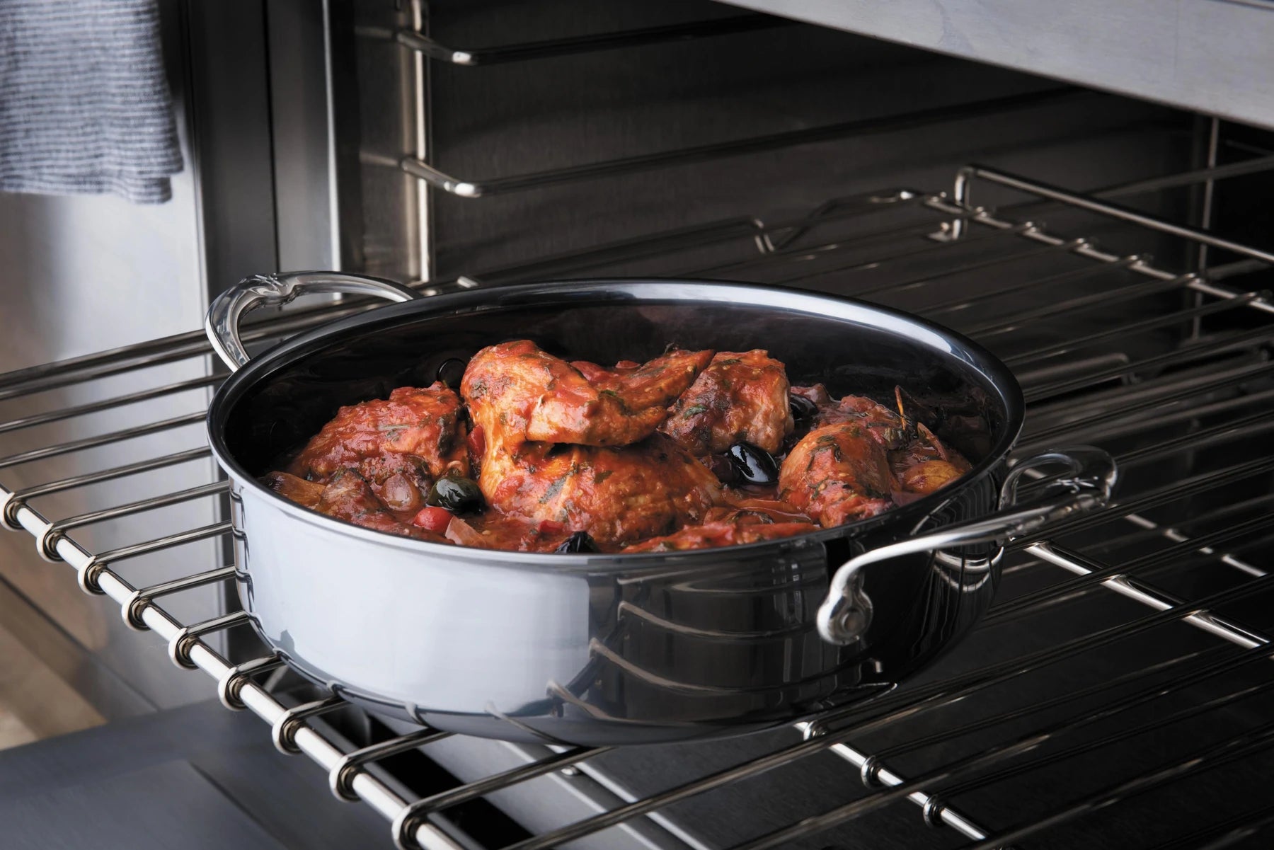 Hestan Nanobond 3.5 Quart Nonstick Saute Pan - Premium Induction Cookware for Professional Chefs & Home Cooking - Perfect for Searing, Frying & Sauteing Vegetables, Meat & Pasta Dishes