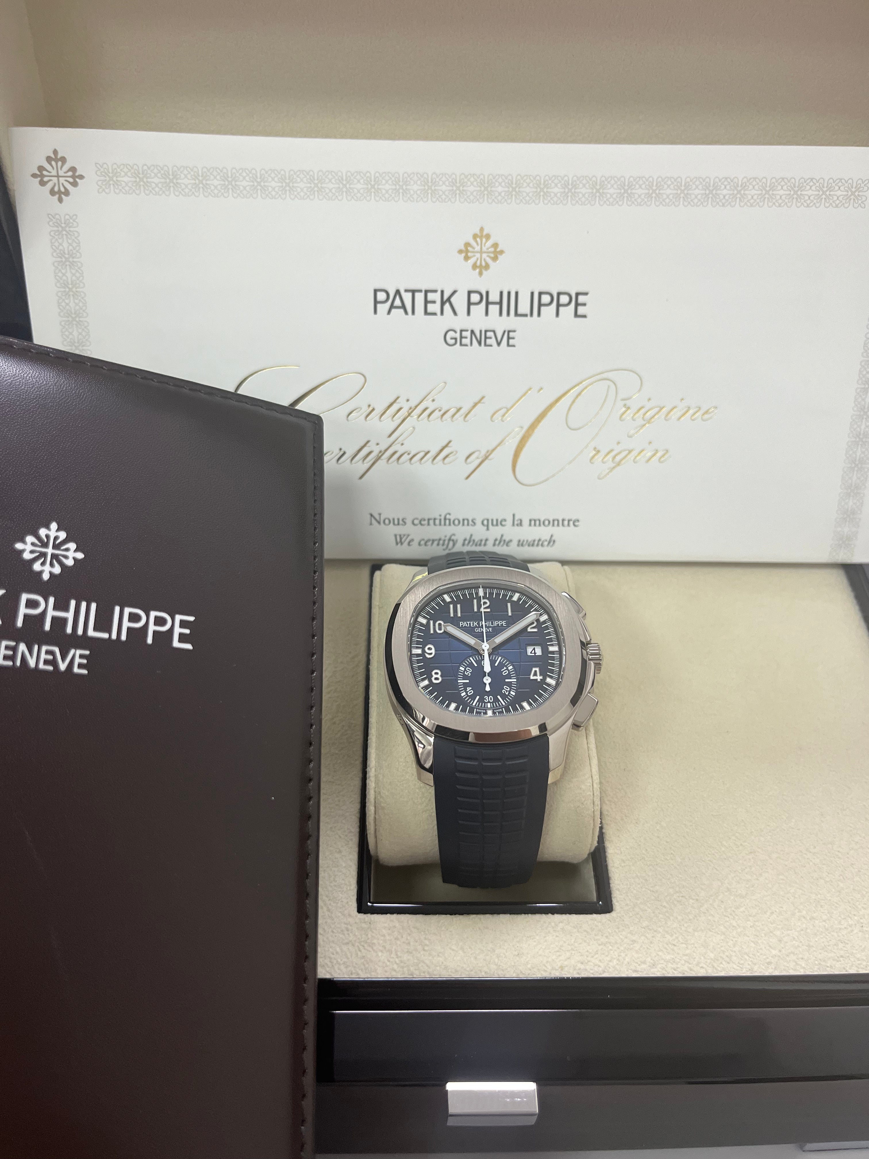 Patek Philippe Aquanaut 5968G-001 Luxury Men's Watch - Automatic Chronograph, Rose Gold Case, Black Dial - Perfect for Business Meetings & Special Occasions
