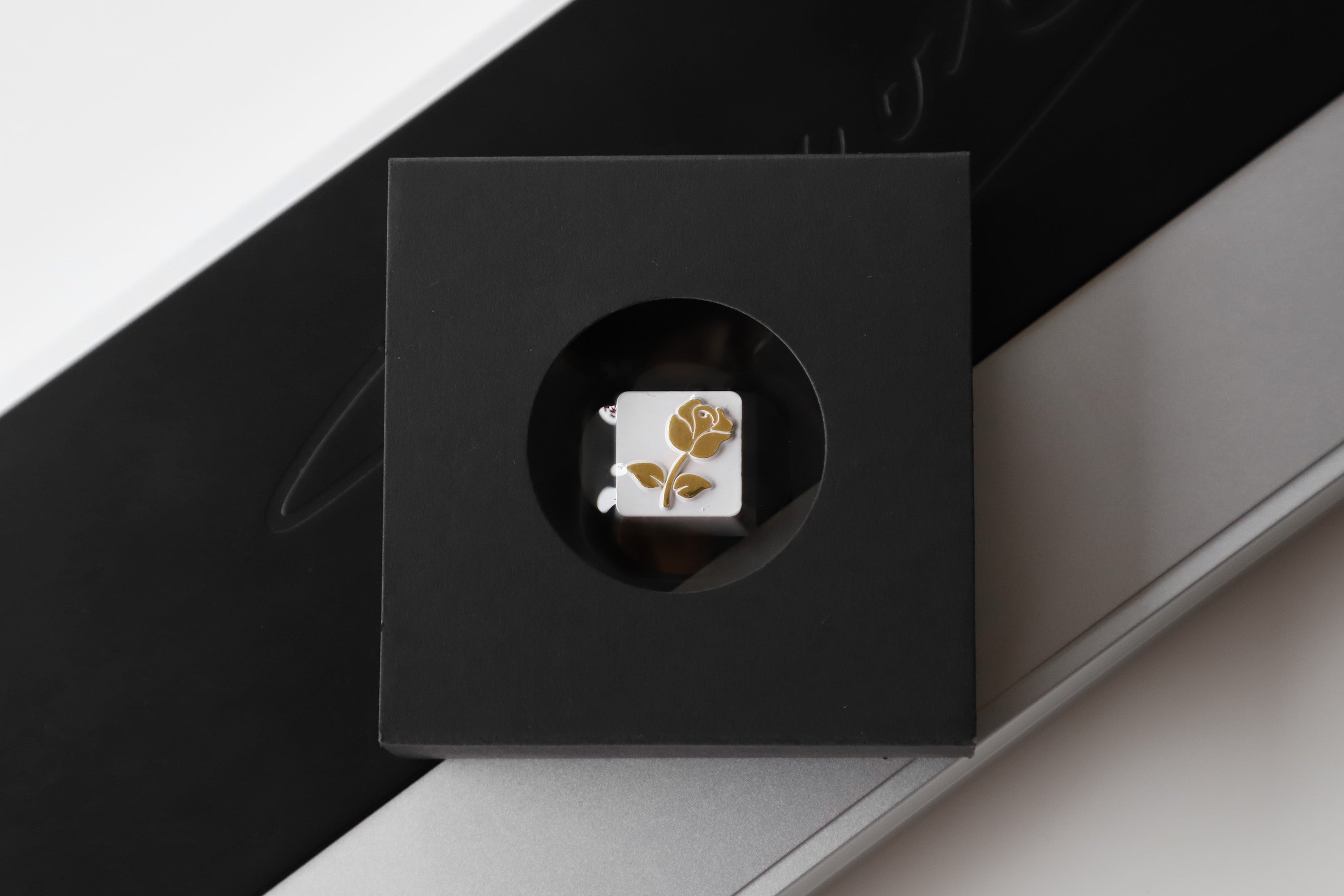 Personalized Rose Metal Keycap - Zinc Alloy Custom Keycap for Mechanical Keyboard, Unique Love Letter Design - Perfect for Gaming, Typing & Gift Giving